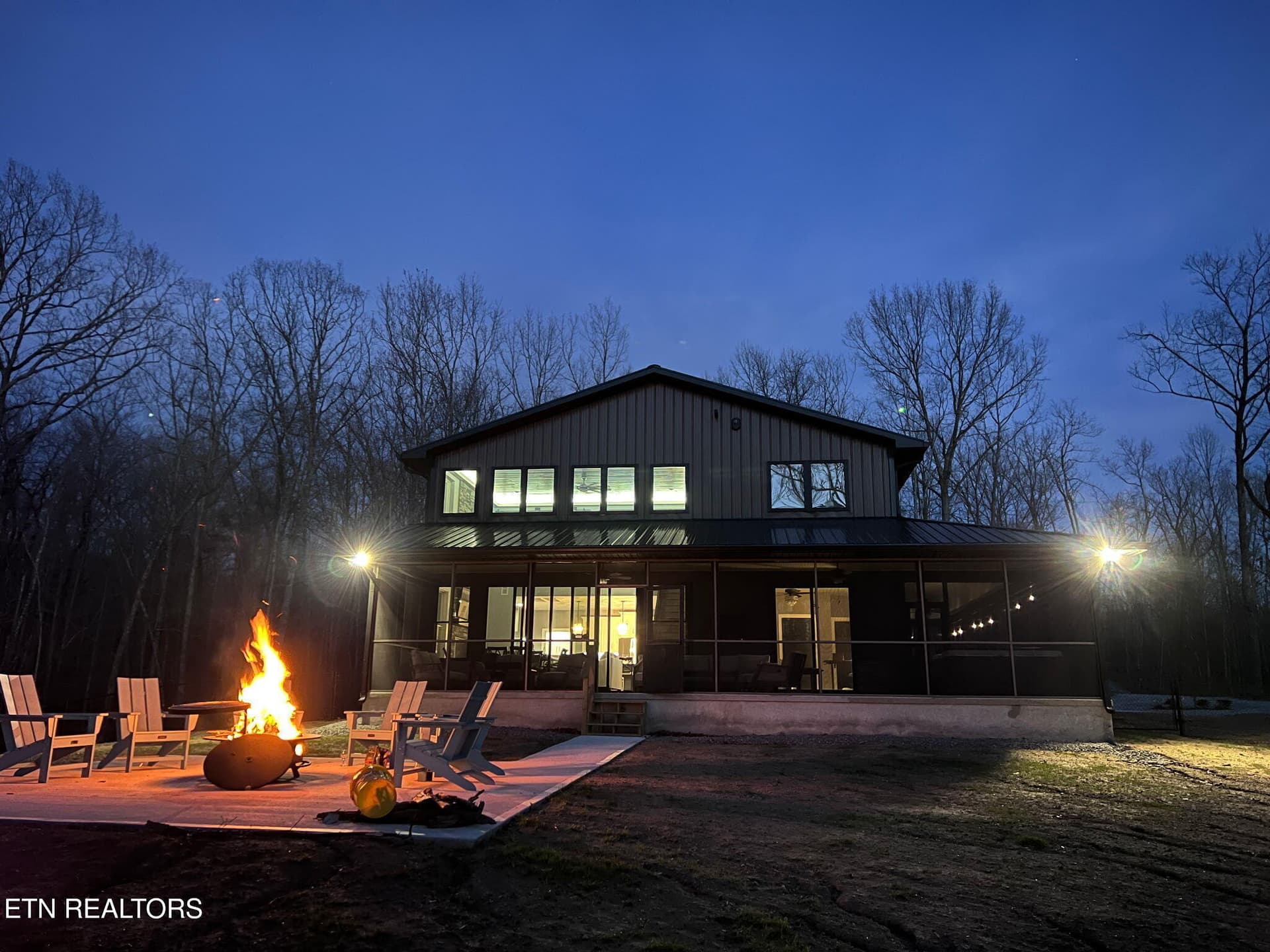 1532 E Overlook Rd, Monterey, TN 38574