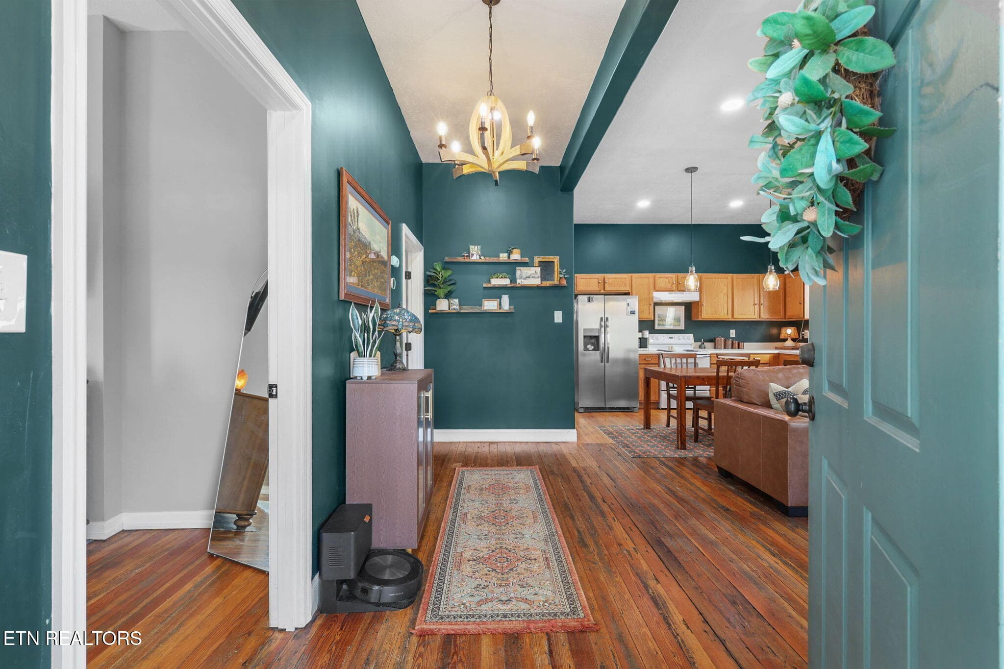 22-web-or-mls-3F1A6097 - 221 E Oldham Ave, Knoxville, TN 37917, Knoxville