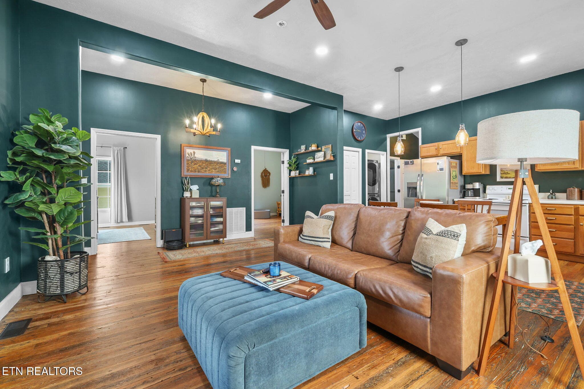 26-web-or-mls-3F1A6112 - 221 E Oldham Ave, Knoxville, TN 37917, Knoxville