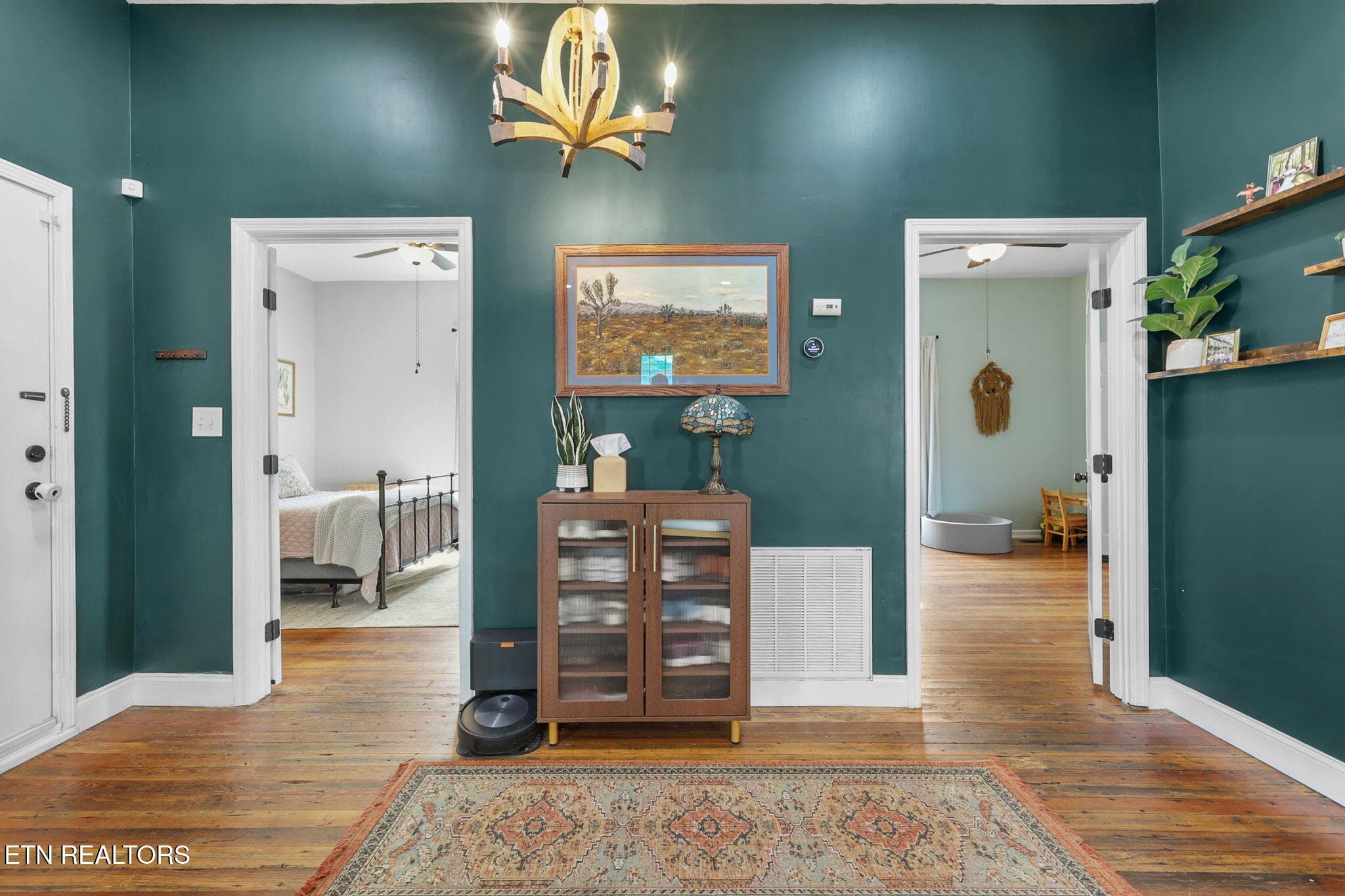 35-web-or-mls-3F1A6153 - 221 E Oldham Ave, Knoxville, TN 37917, Knoxville