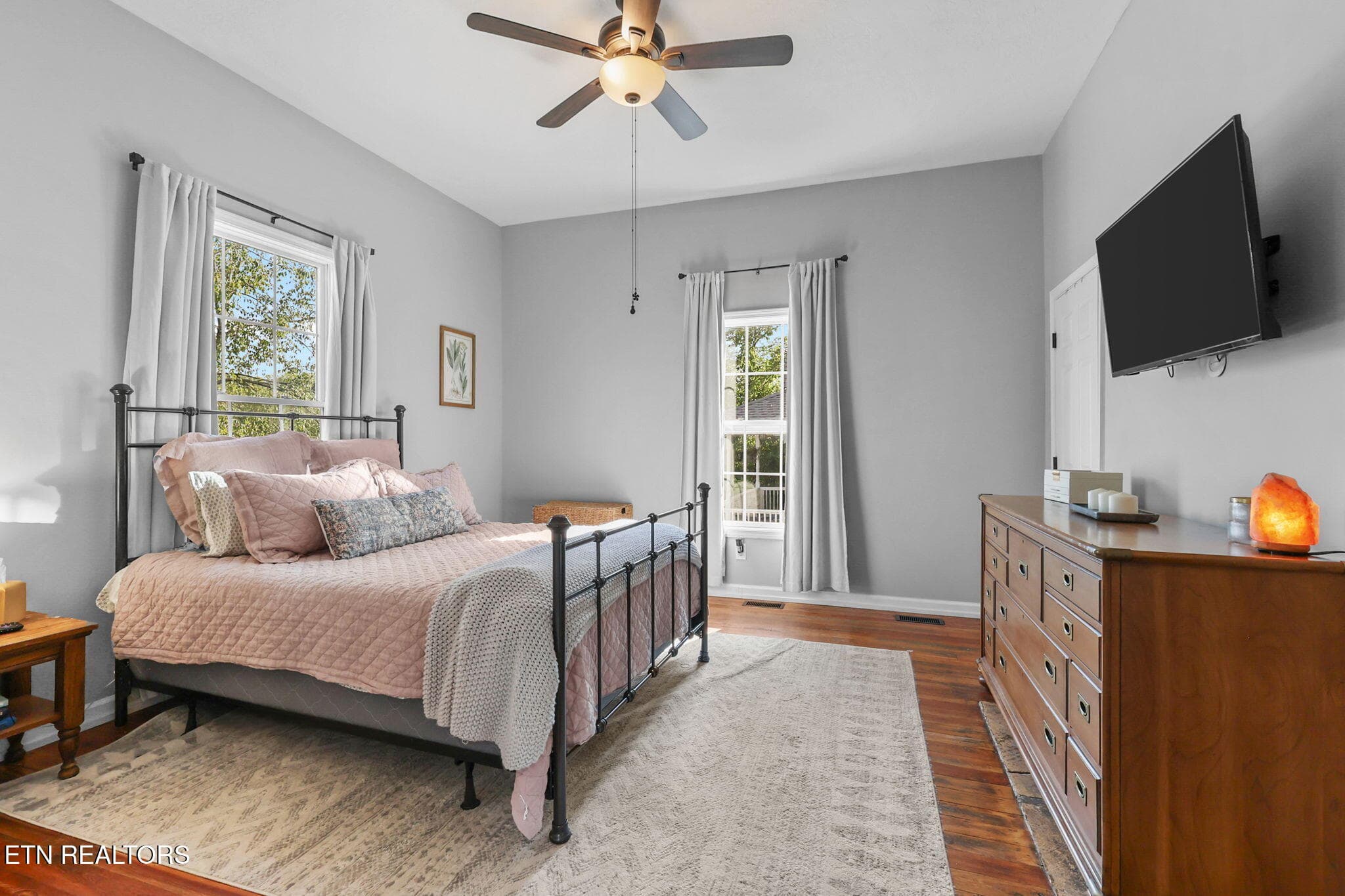 36-web-or-mls-3F1A6185 - 221 E Oldham Ave, Knoxville, TN 37917, Knoxville