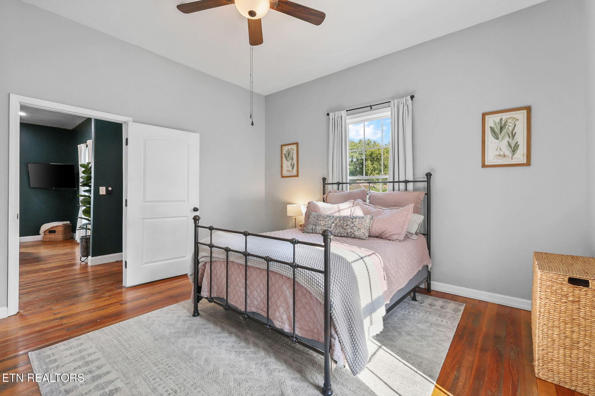 38-web-or-mls-3F1A6192 - 221 E Oldham Ave, Knoxville, TN 37917, Knoxville
