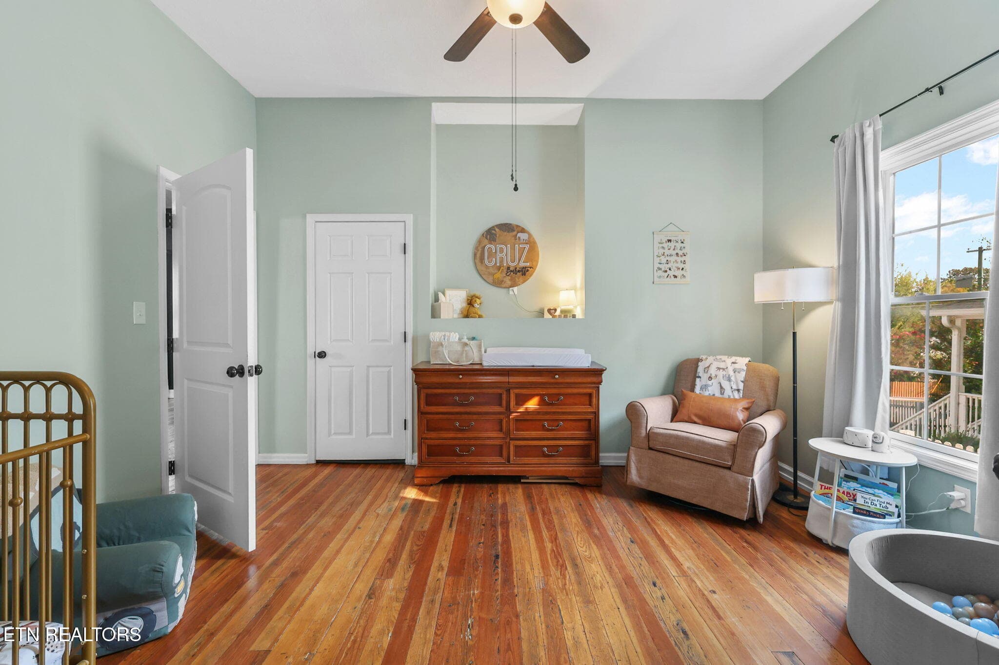 41-web-or-mls-3F1A6170 - 221 E Oldham Ave, Knoxville, TN 37917, Knoxville