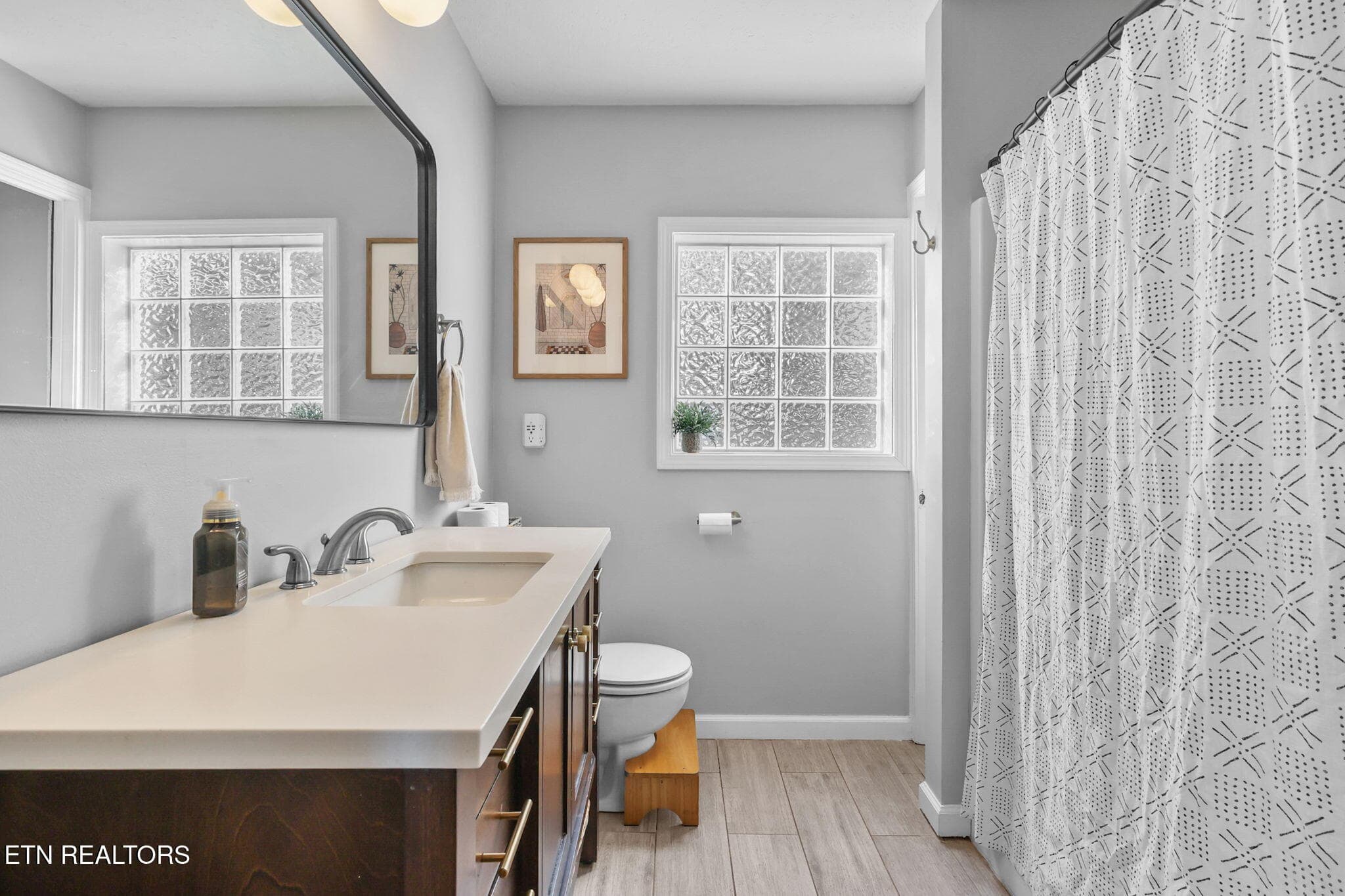 42-web-or-mls-3F1A6174 - 221 E Oldham Ave, Knoxville, TN 37917, Knoxville