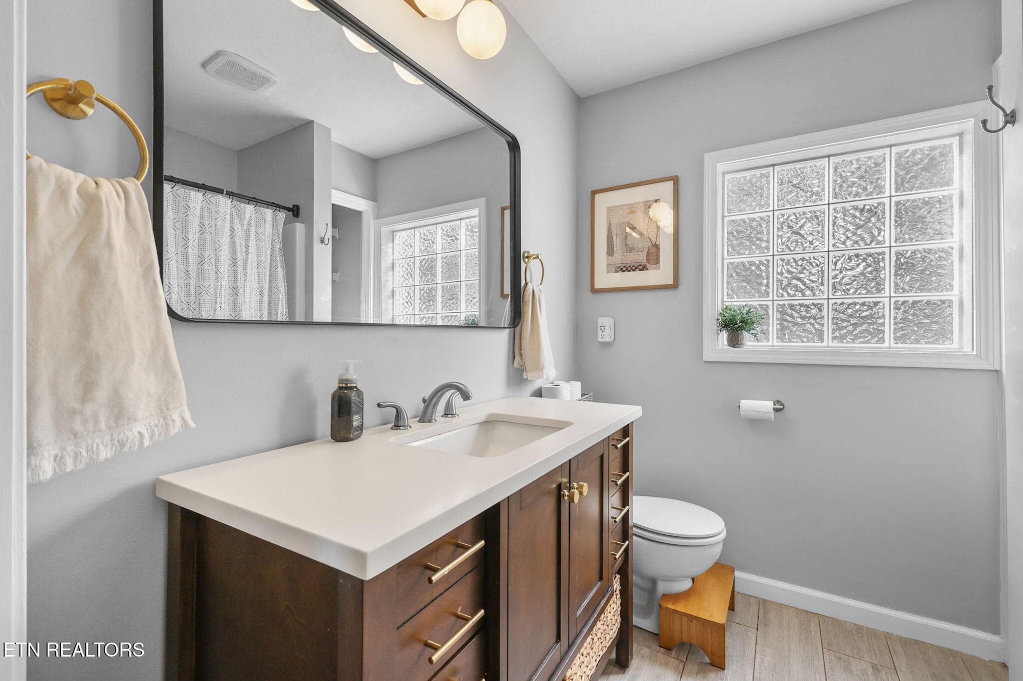 43-web-or-mls-3F1A6178 - 221 E Oldham Ave, Knoxville, TN 37917, Knoxville