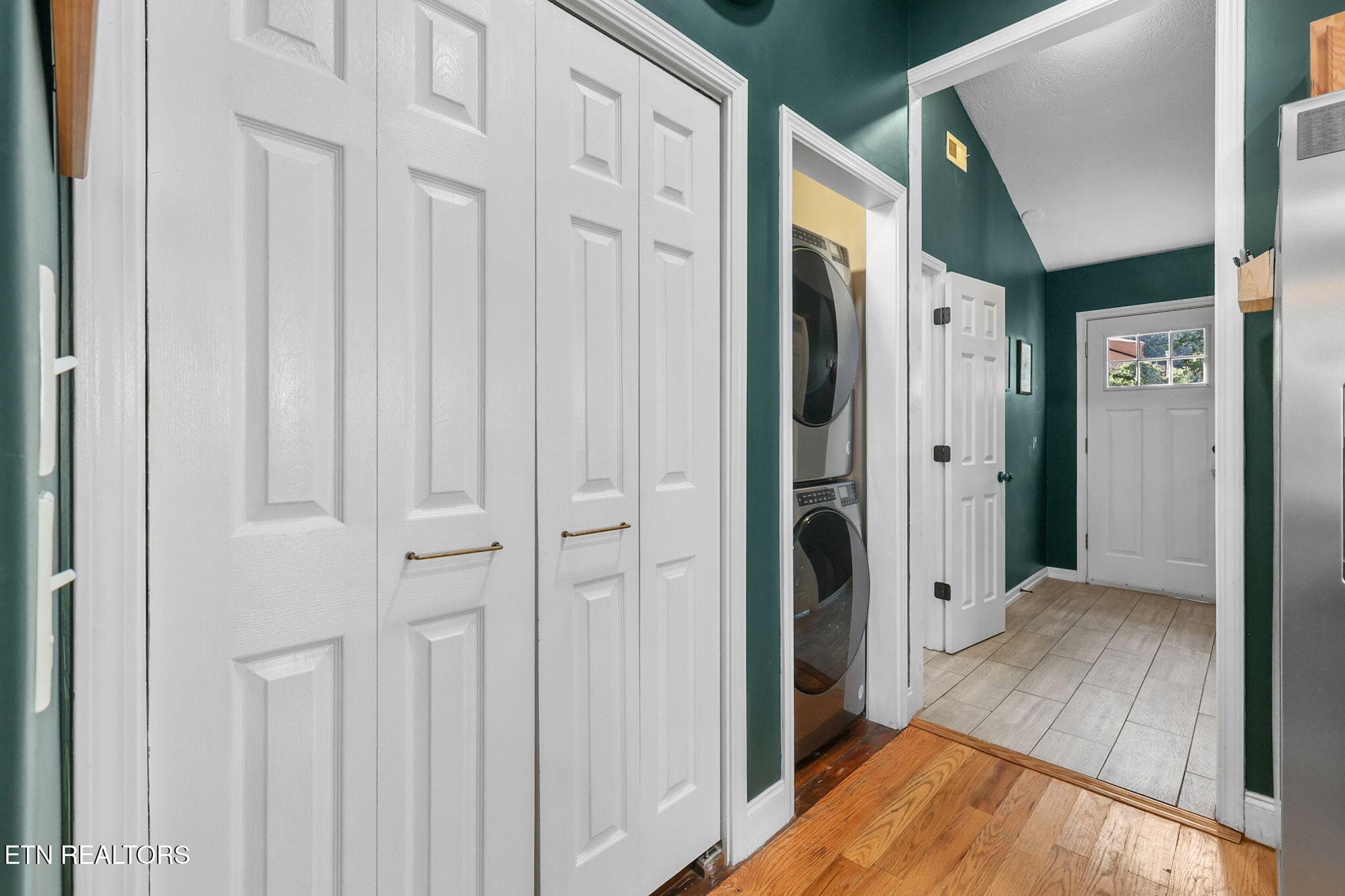 45-web-or-mls-3F1A6196 - 221 E Oldham Ave, Knoxville, TN 37917, Knoxville