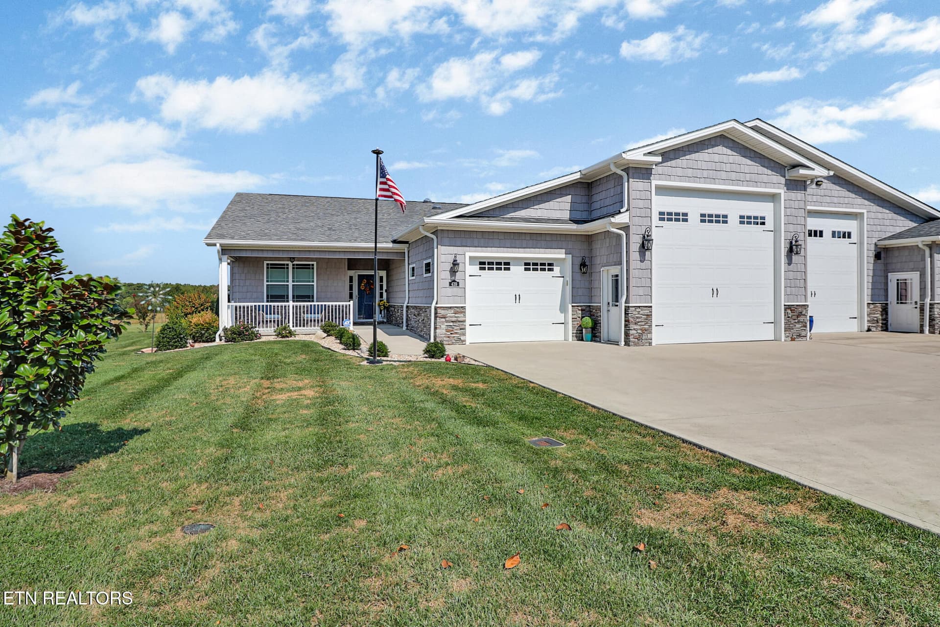 439 Holly Tree Drive, Crossville, TN 38555