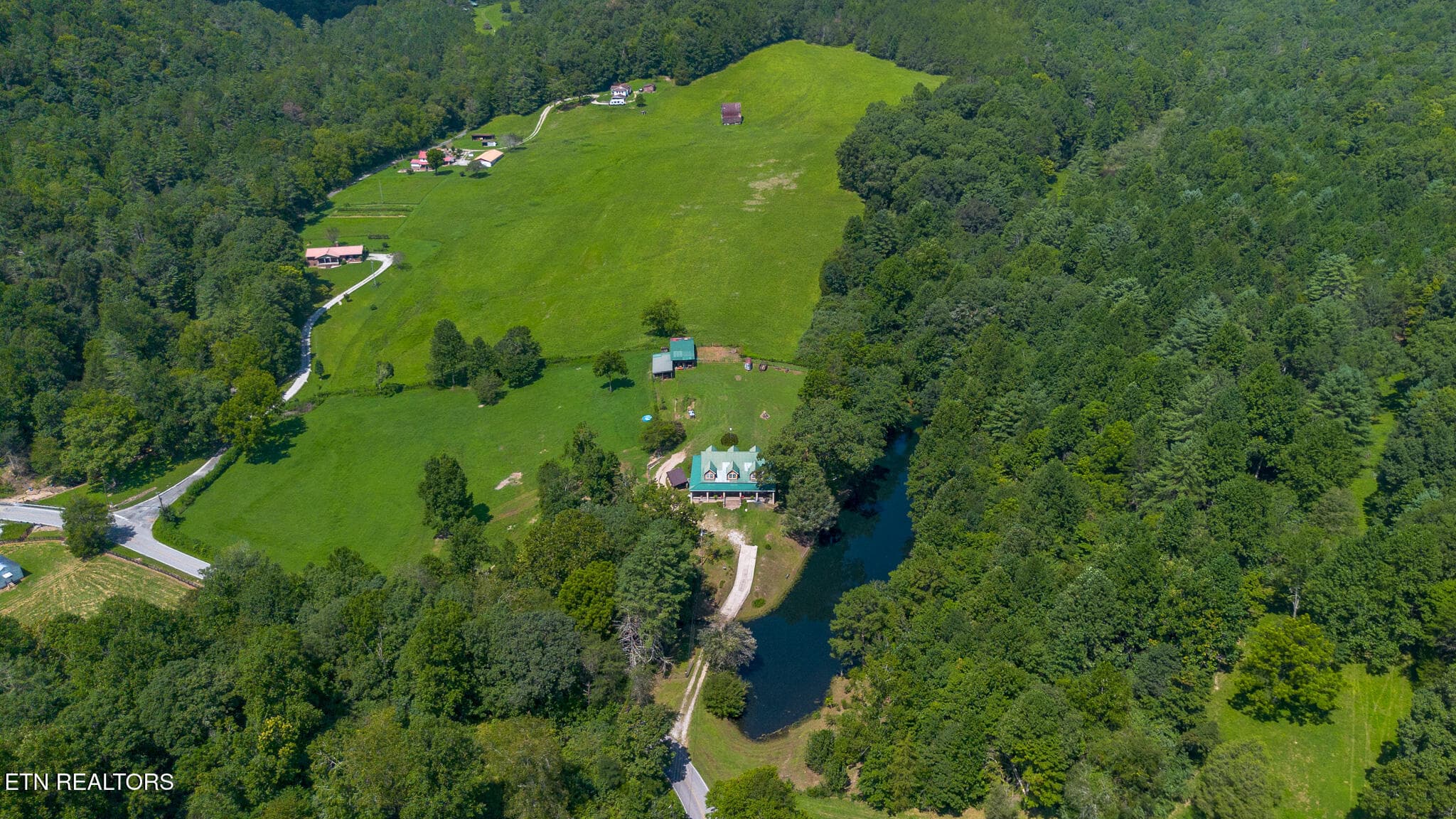 2020 Deermont Rd, Oakdale, TN 37829