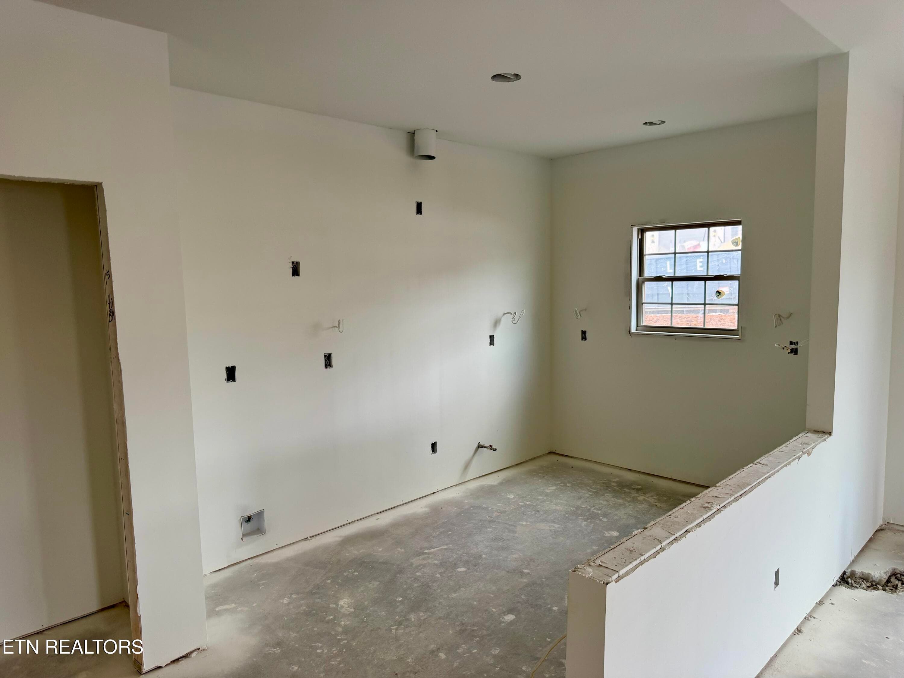 Kitchen - 326 Rugby Manor Lane, Knoxville, TN 37923, Knoxville