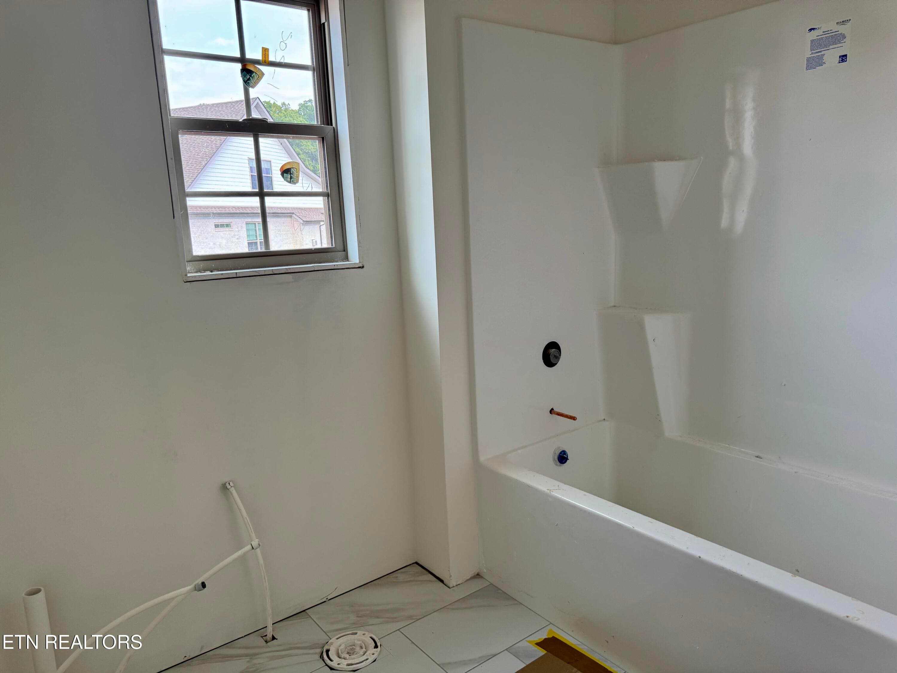 2nd Floor Bathroom - 326 Rugby Manor Lane, Knoxville, TN 37923, Knoxville