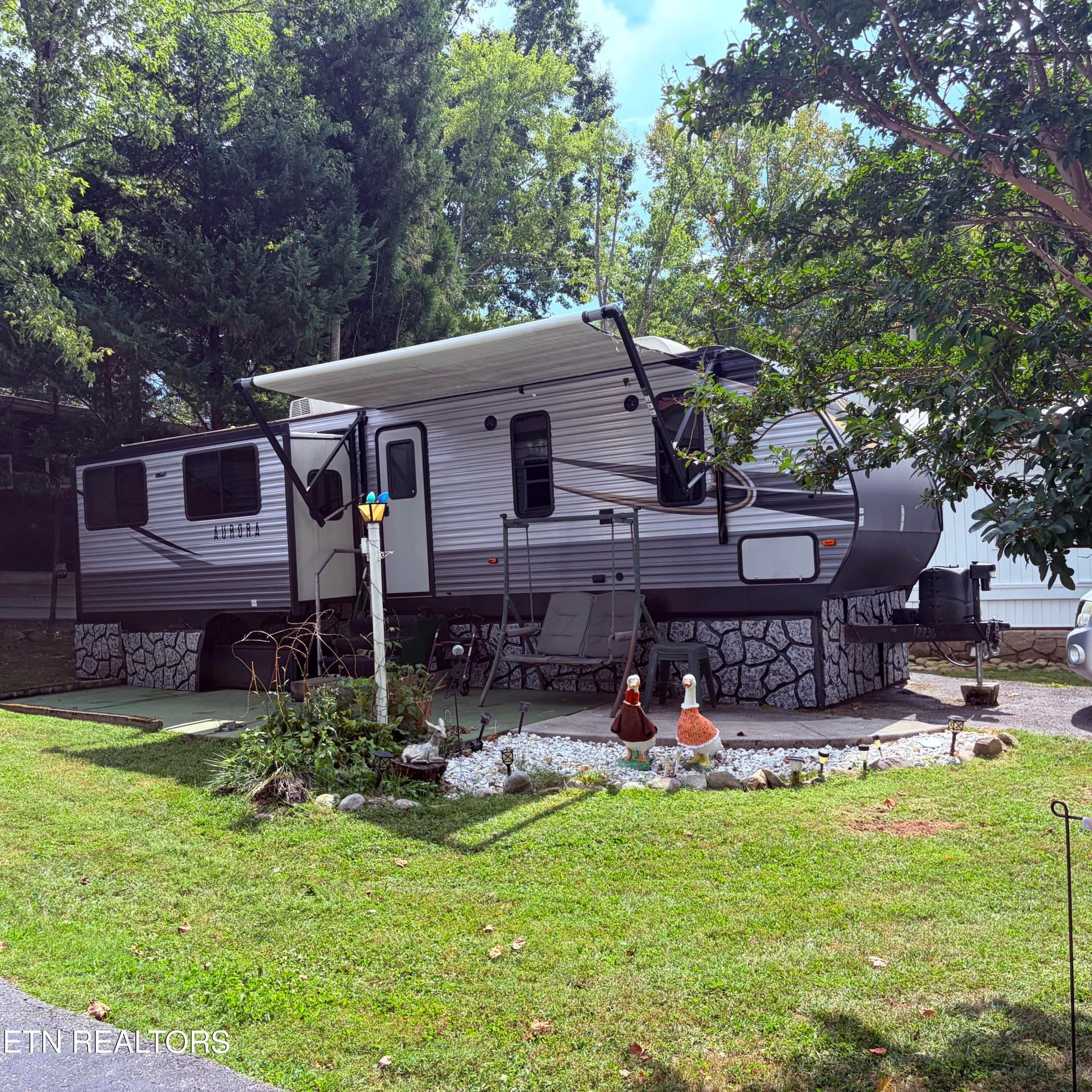5355 Parkway Pkwy 69, Cosby, TN 37722