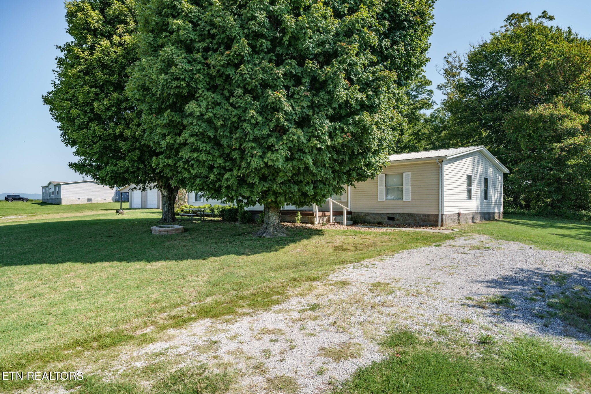2-web-or-mls-5059 Old Kentucky Rd_013_TN - 5059 Old Ky Rd, Byrdstown, TN 38549, Byrdstown