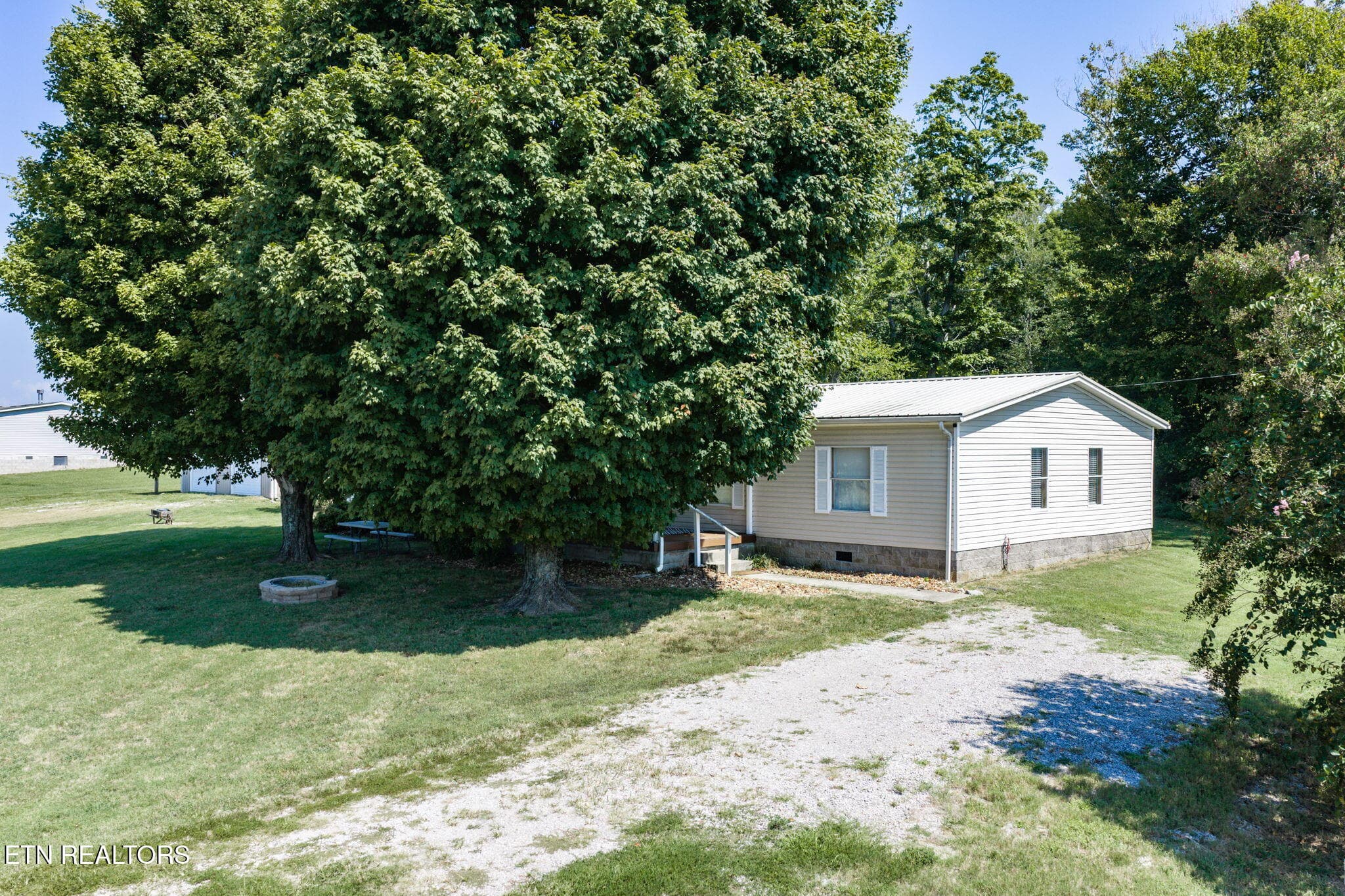 16-web-or-mls-5059 Old Kentucky Rd_083_T - 5059 Old Ky Rd, Byrdstown, TN 38549, Byrdstown