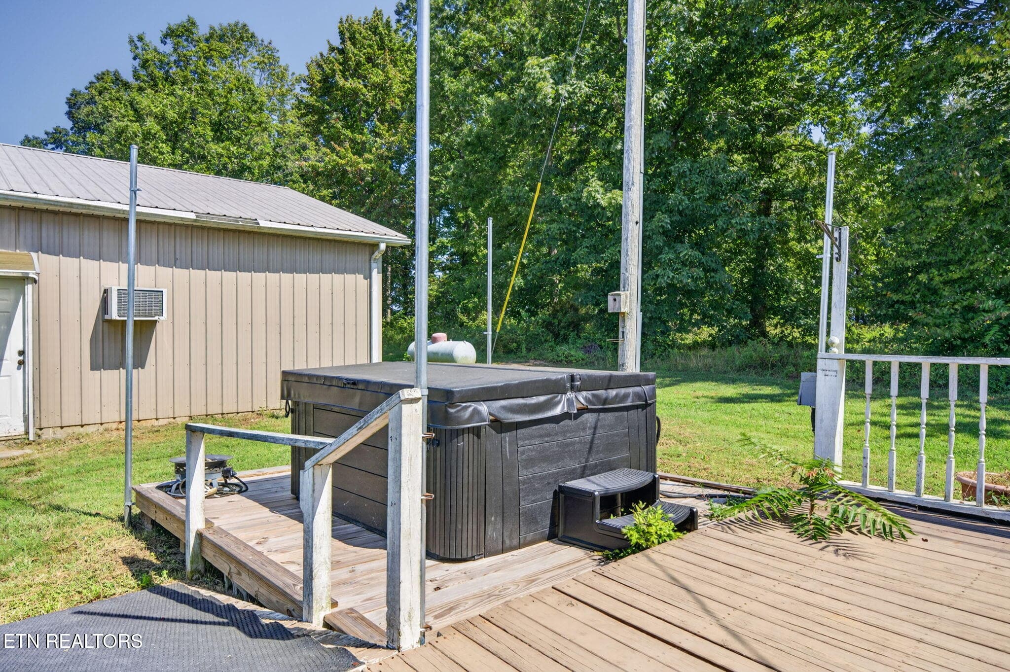 48-web-or-mls-5059 Old Kentucky Rd_232_T - 5059 Old Ky Rd, Byrdstown, TN 38549, Byrdstown