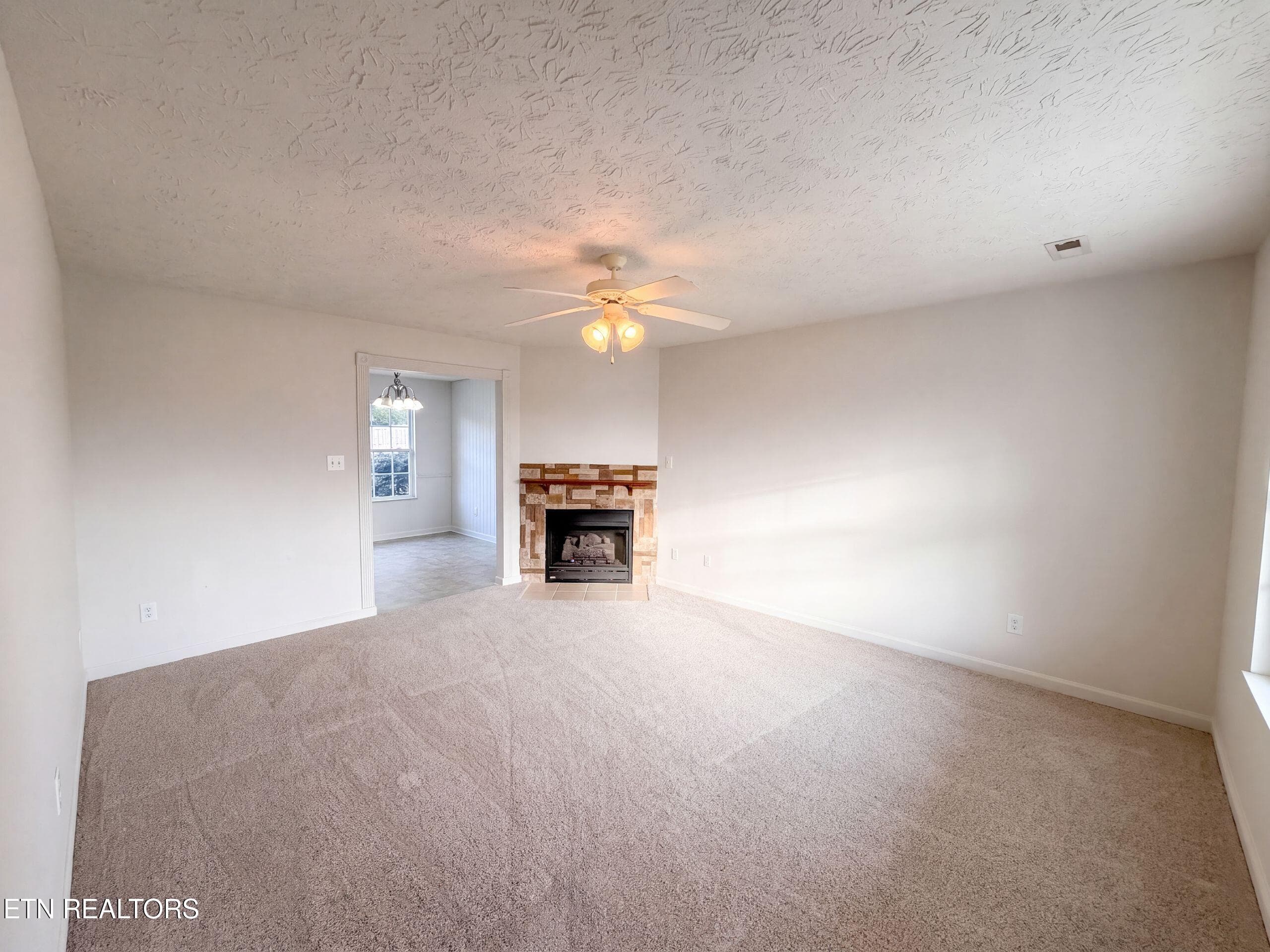 listing_11 - 7111 Pinecroft Lane, Knoxville, TN 37914, Knoxville