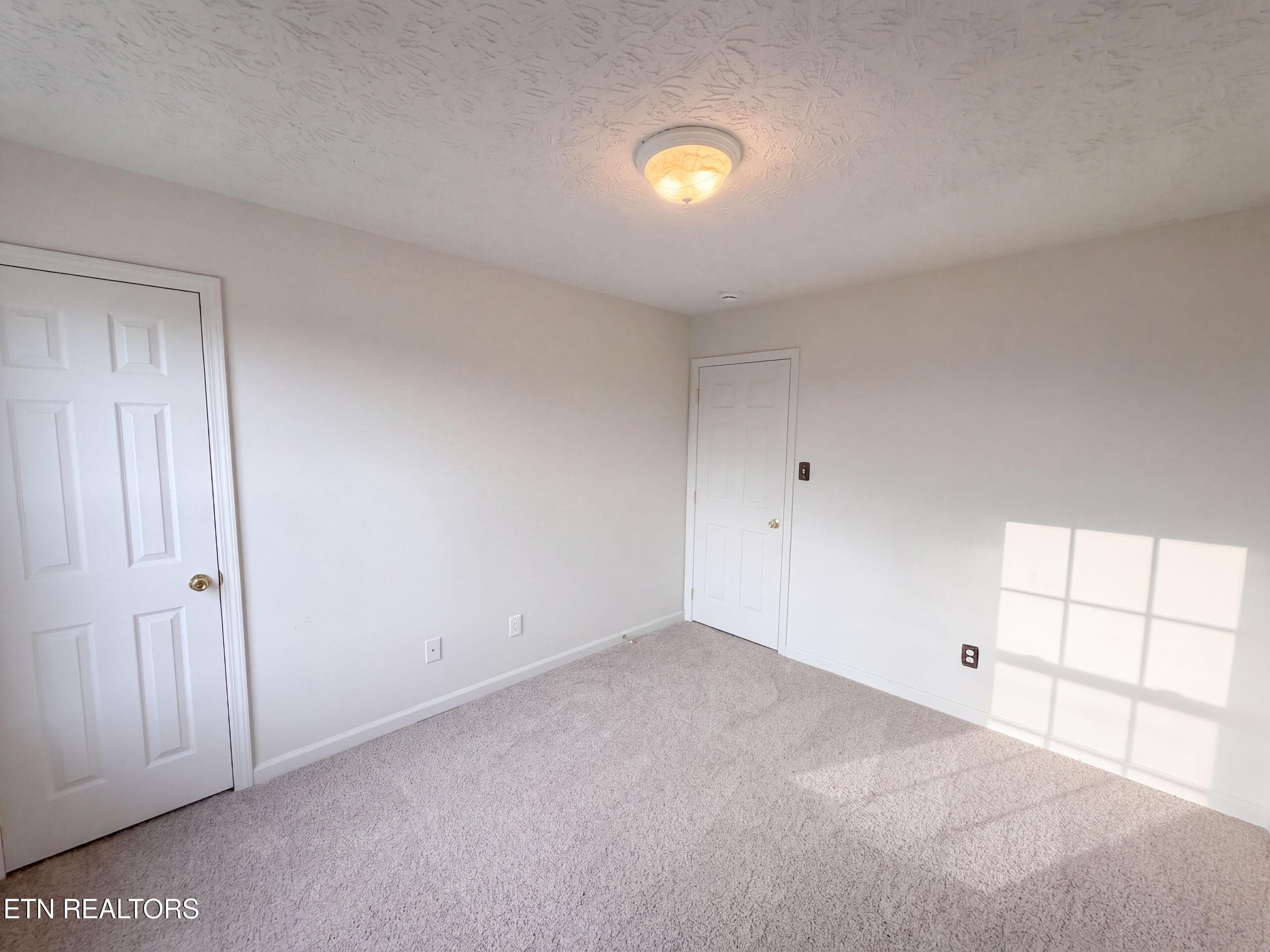listing_20 - 7111 Pinecroft Lane, Knoxville, TN 37914, Knoxville