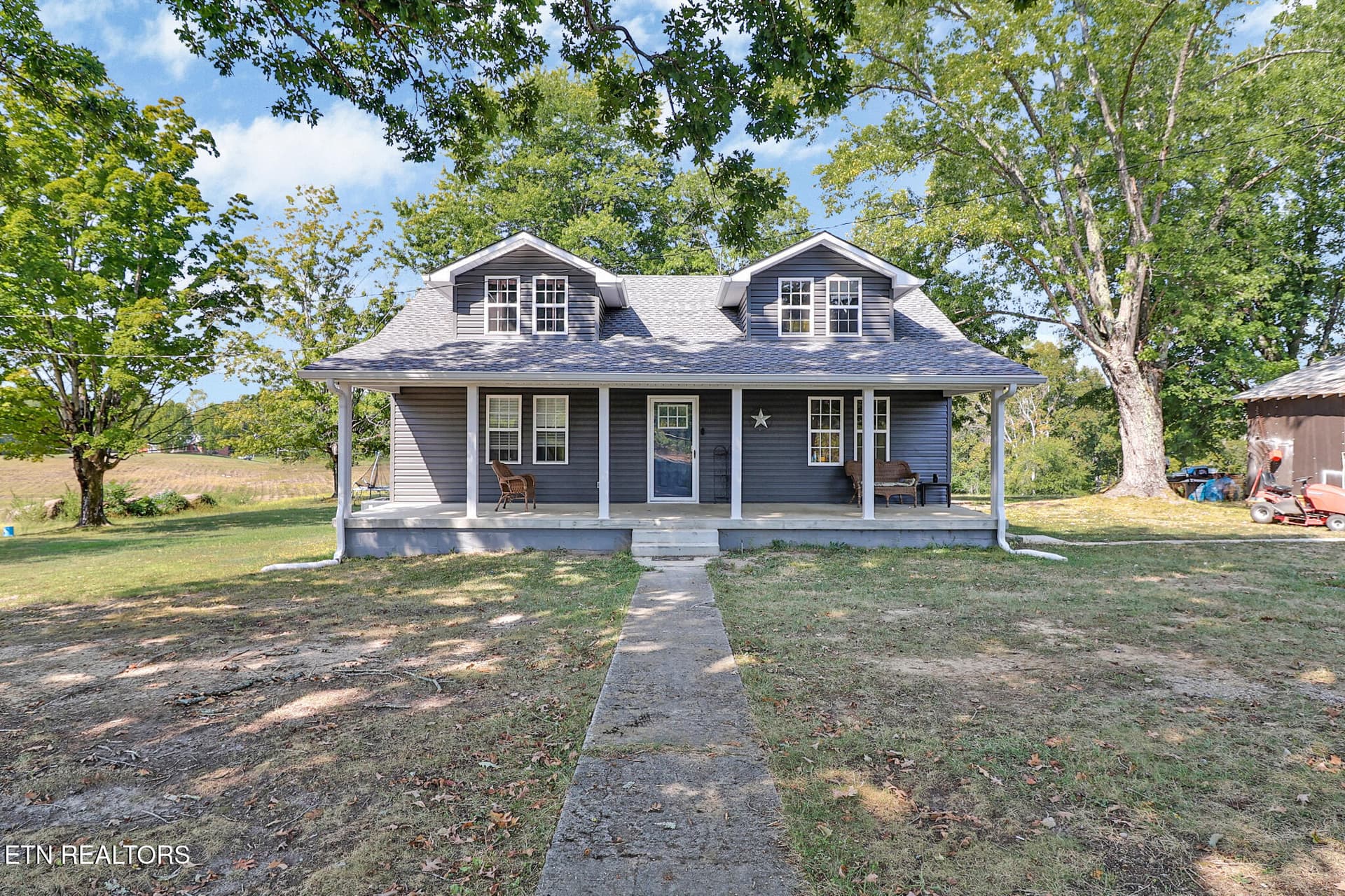 9750 Faix Rd, Byrdstown, TN 38549