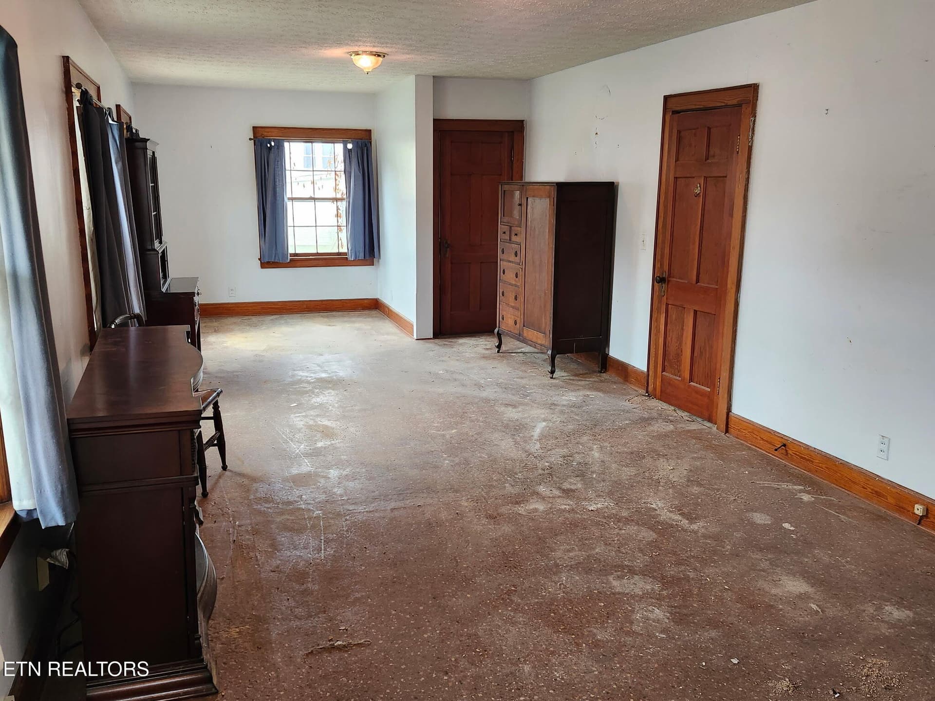 20260922_111625 - 117 Roane St, Oliver Springs, TN 37840