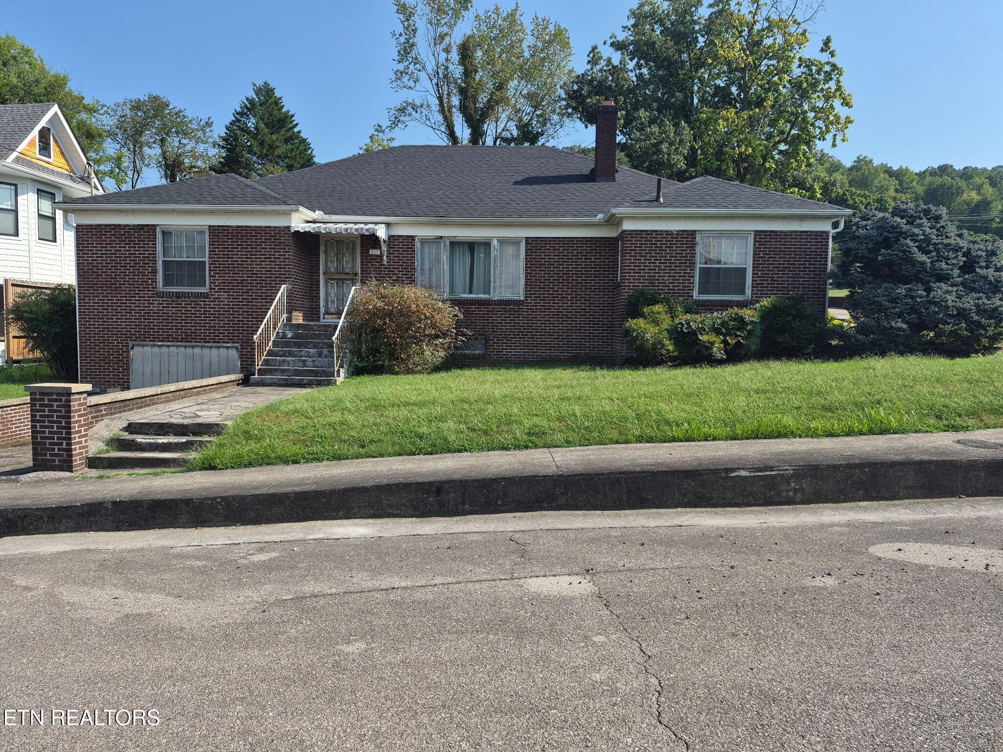 117 Roane St, Oliver Springs, TN 37840