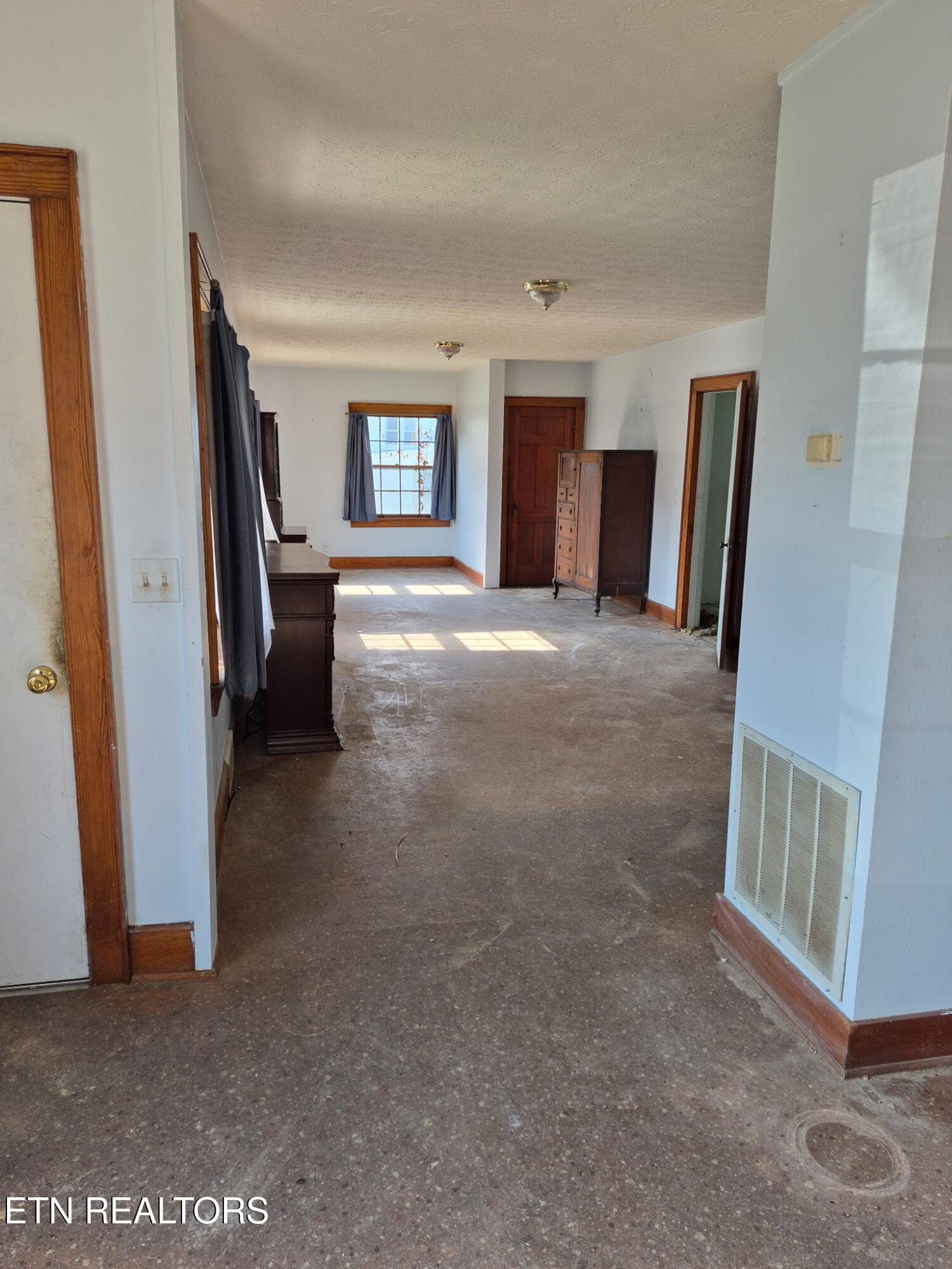 1000055349 - 117 Roane St, Oliver Springs, TN 37840
