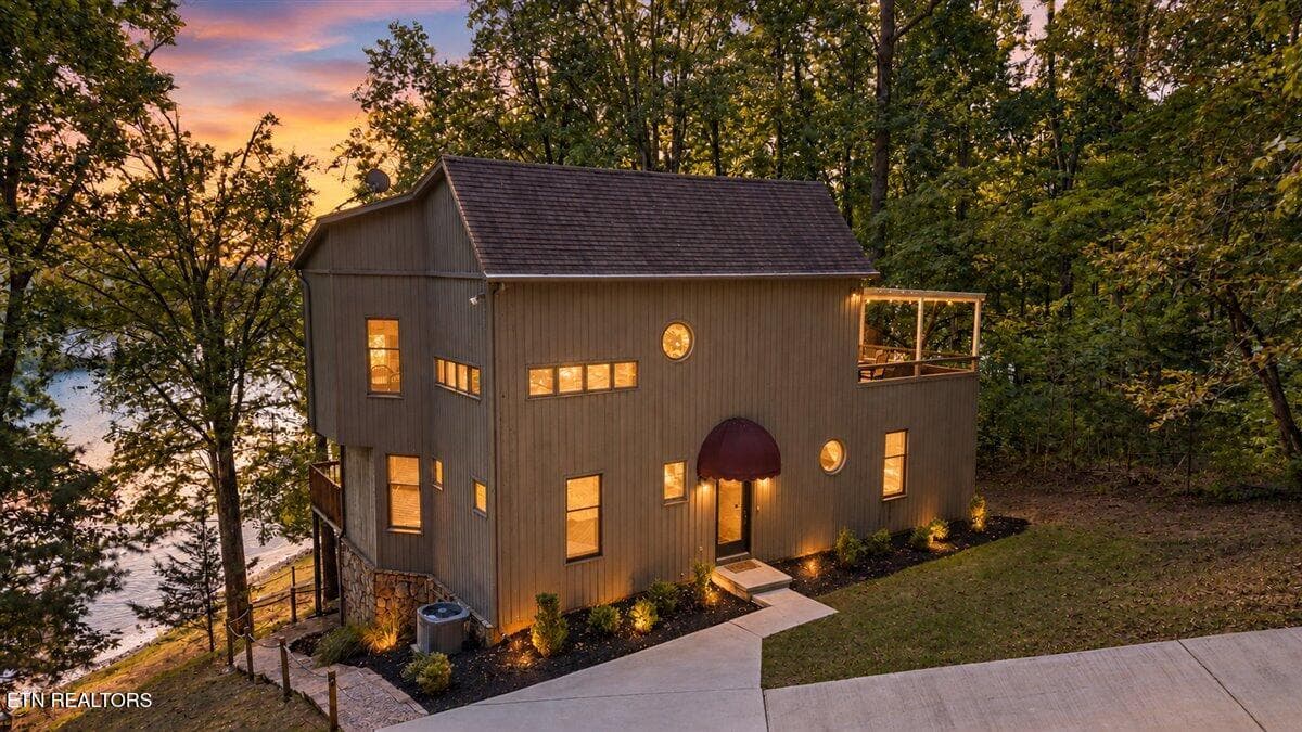 241 Deer Run Point, LaFollette, TN 37766