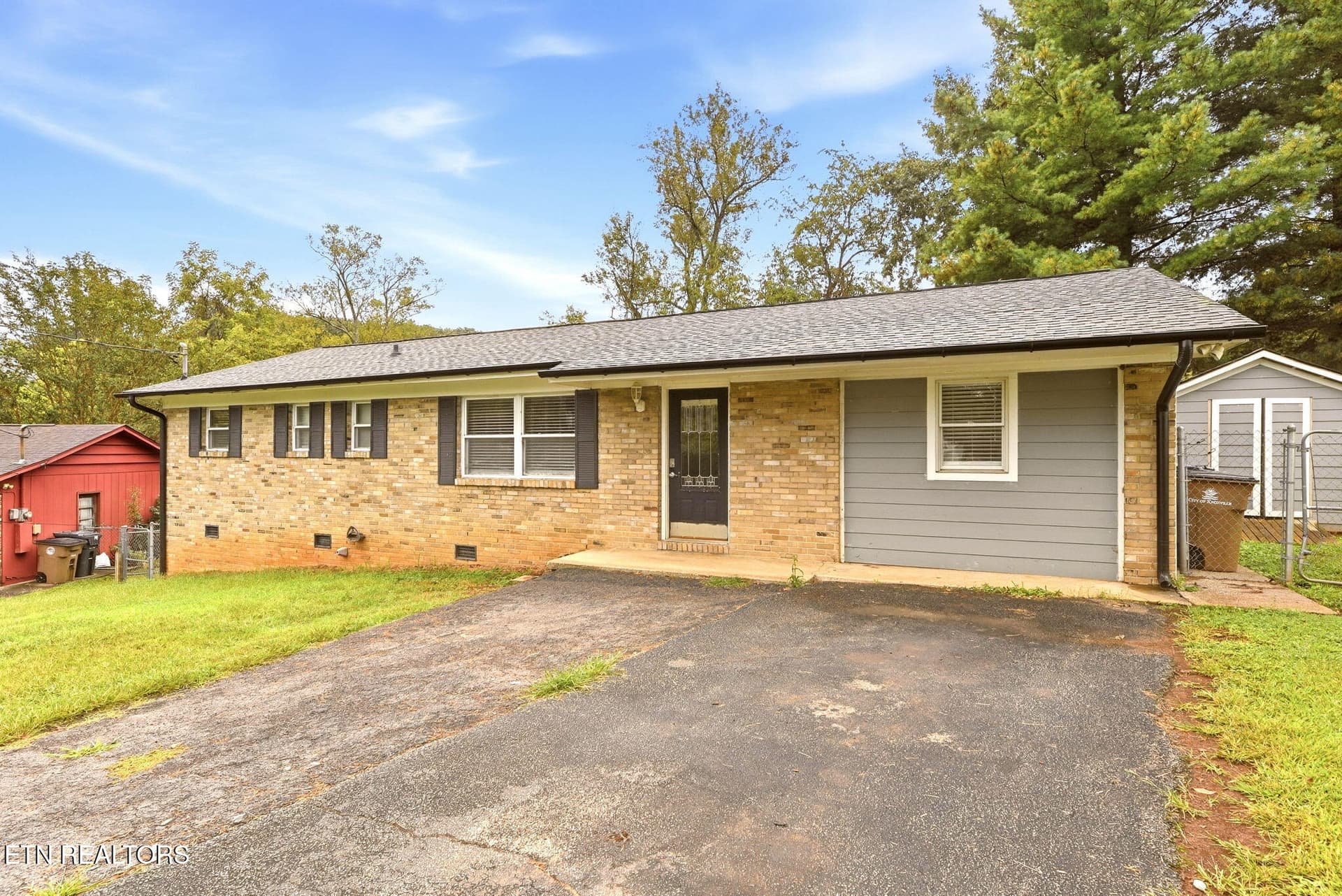 2-web-or-mls-Vrtn1313 (3) - 1313 Burton Rd, Knoxville, TN 37919