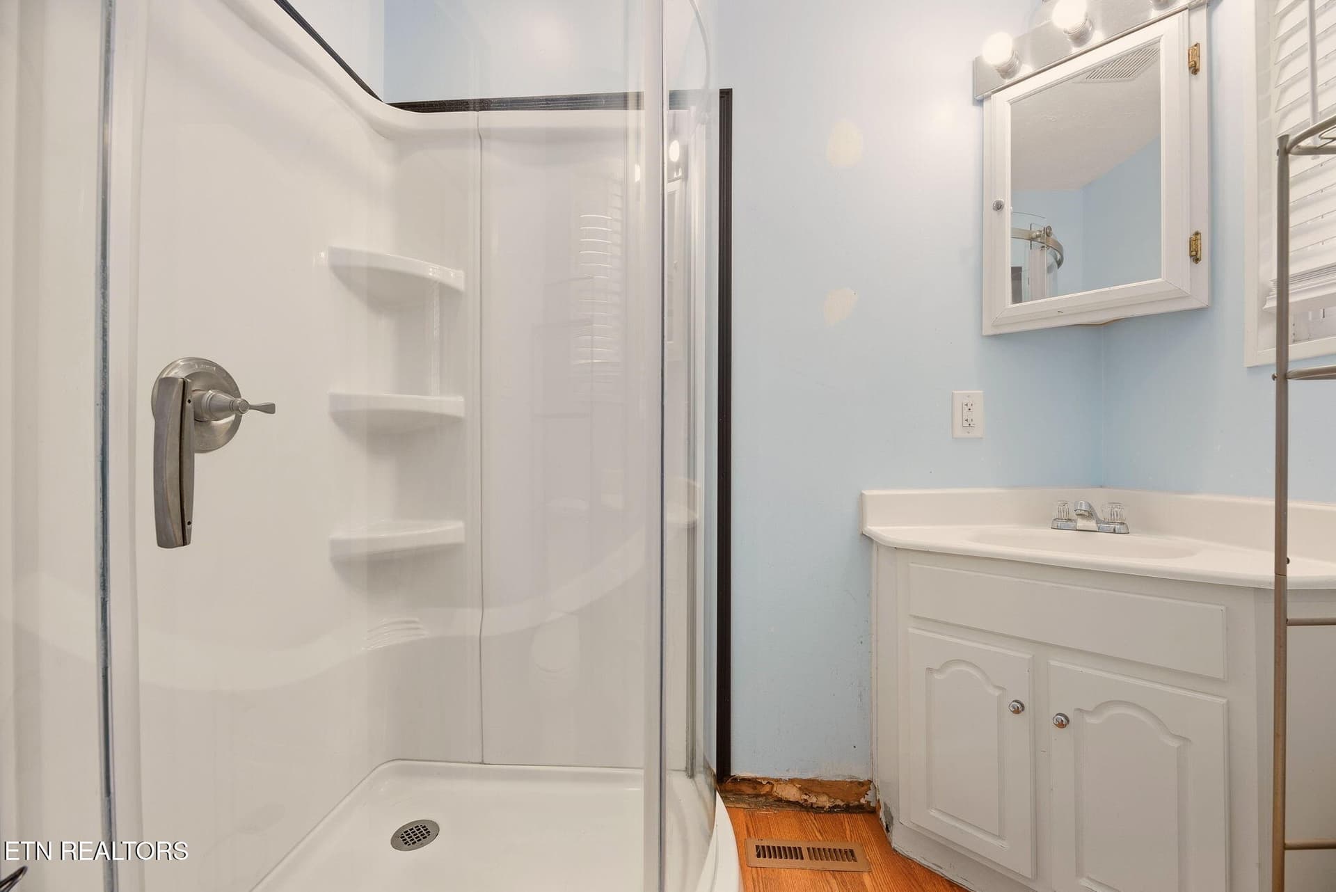 18-web-or-mls-Vrtn1313 (17) - 1313 Burton Rd, Knoxville, TN 37919