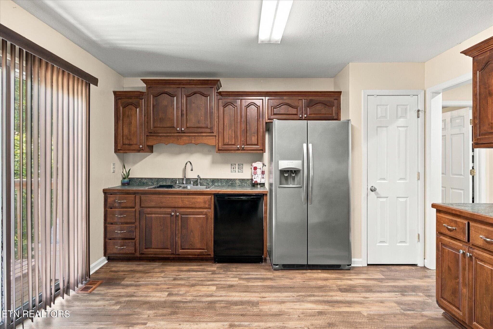 Spacious Kitchen with Pantry - 3210 Topside Rd, Knoxville, TN 37920, Knoxville