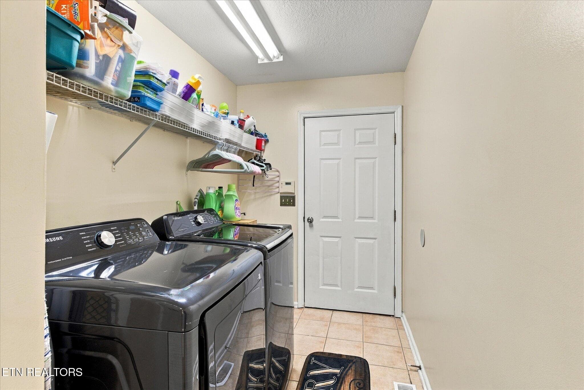 Laundry with Sink - 3210 Topside Rd, Knoxville, TN 37920, Knoxville
