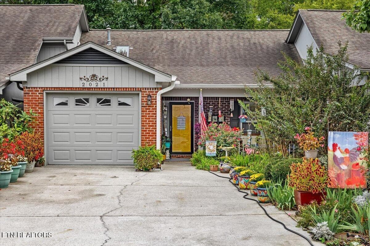 2021 Locarno Drive, Knoxville, TN 37914