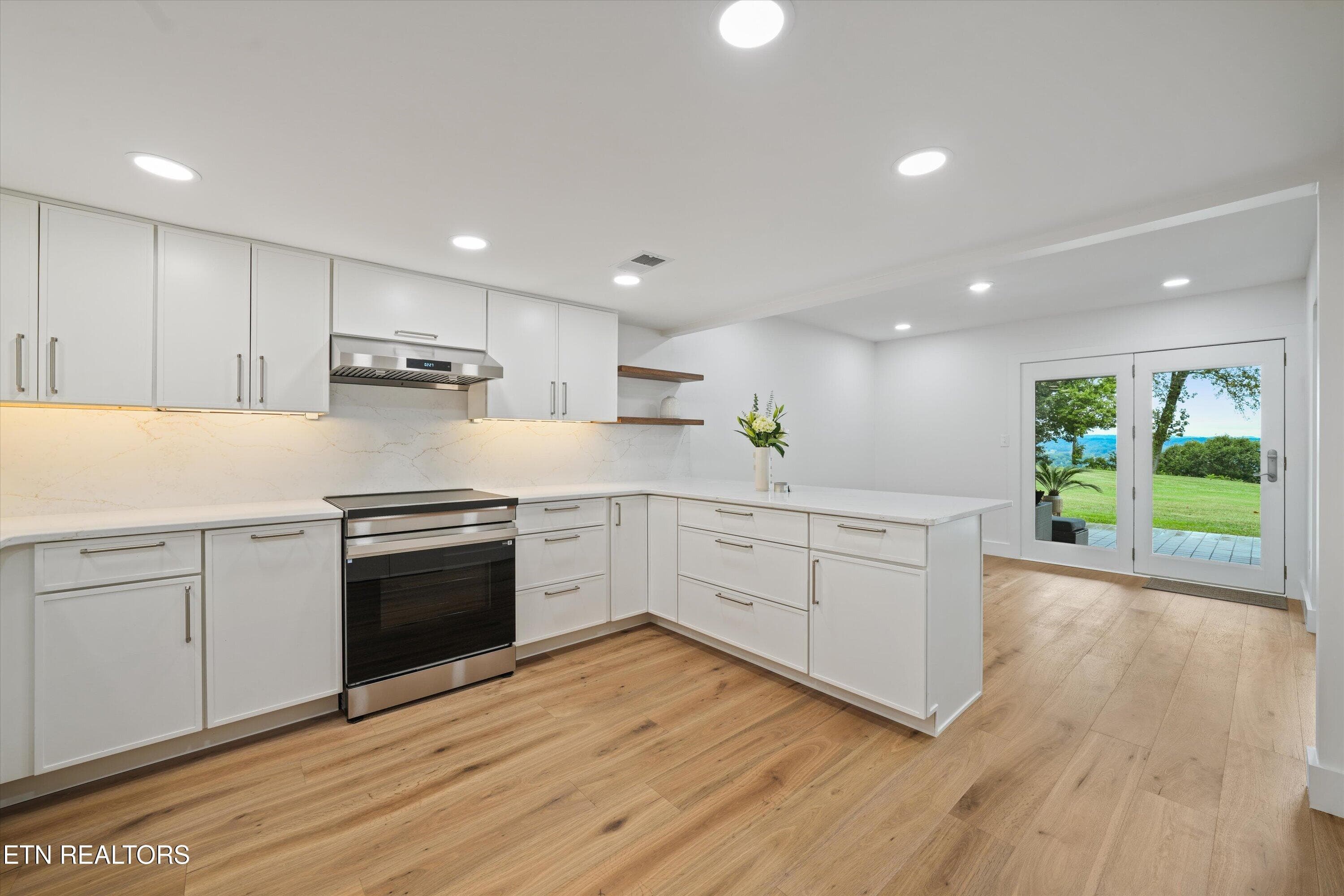 Kitchen - 1903 Cherokee Bluff Drive, Knoxville, TN 37920, Knoxville