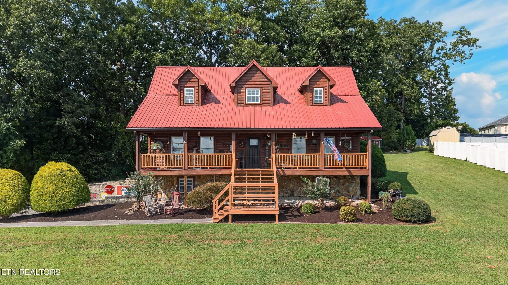 380 Gaut Rd, Dandridge, TN 37725