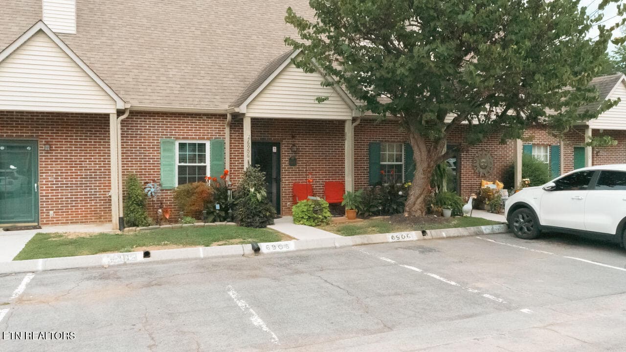 Beatles House-53 - 6906 Kings Crossing Way Way, Knoxville, TN 37918, Knoxville