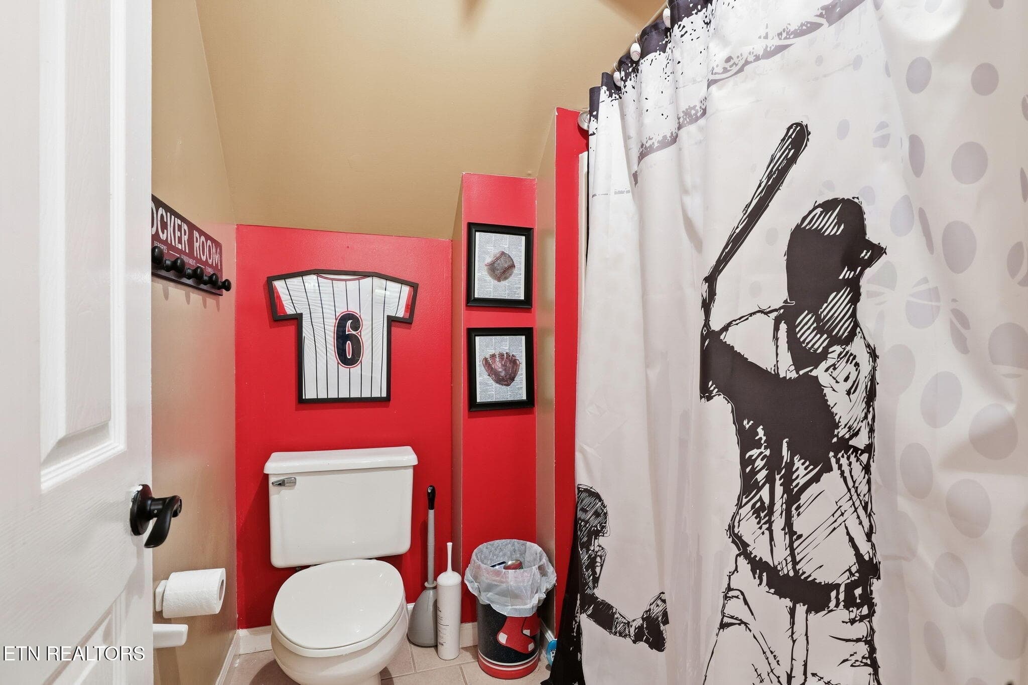Large/2 sections Hall Bath - 1305 Mark Joseph Lane, Knoxville, TN 37931