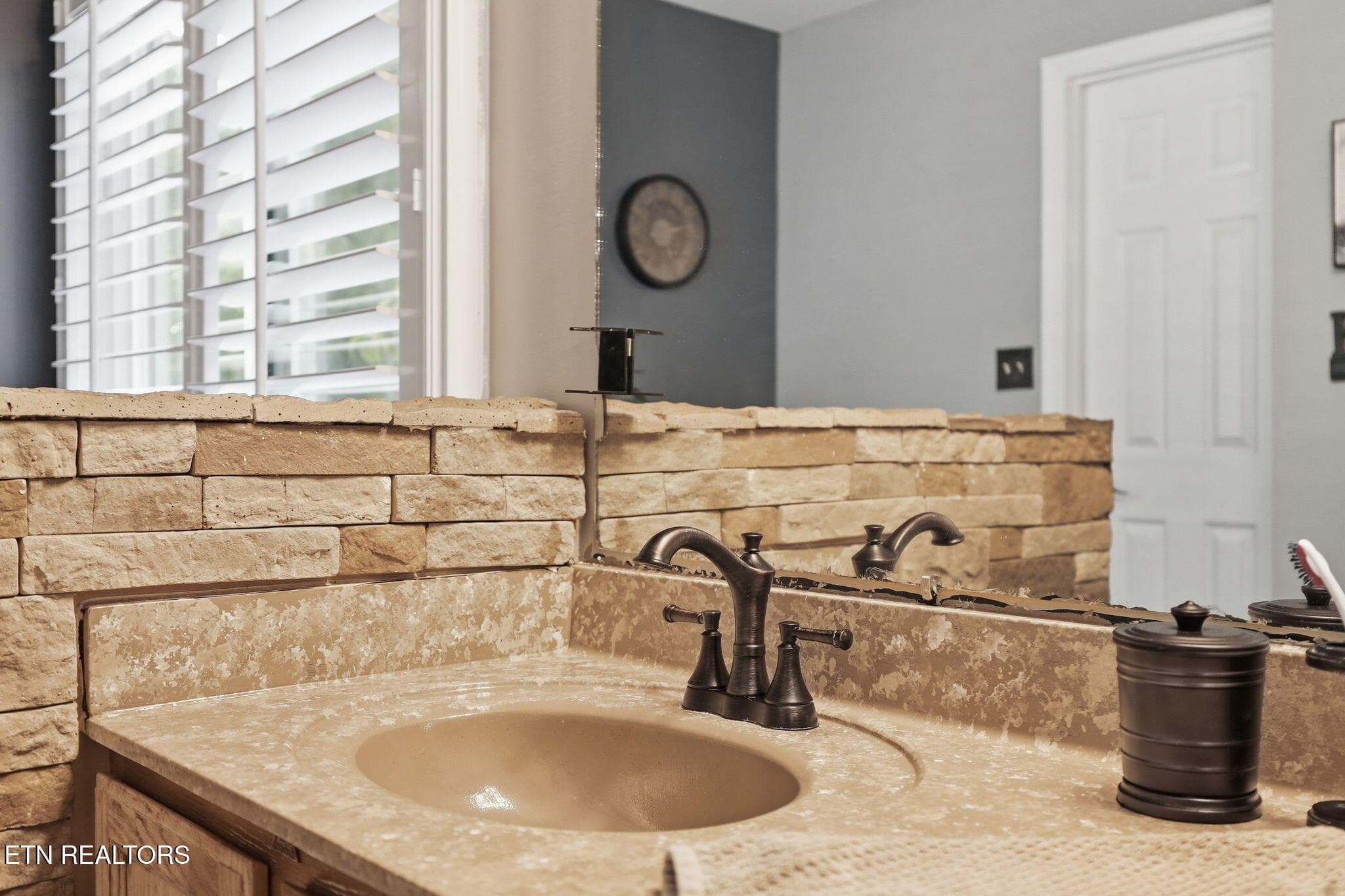 Lovely Stone surronding garden tub - 1305 Mark Joseph Lane, Knoxville, TN 37931