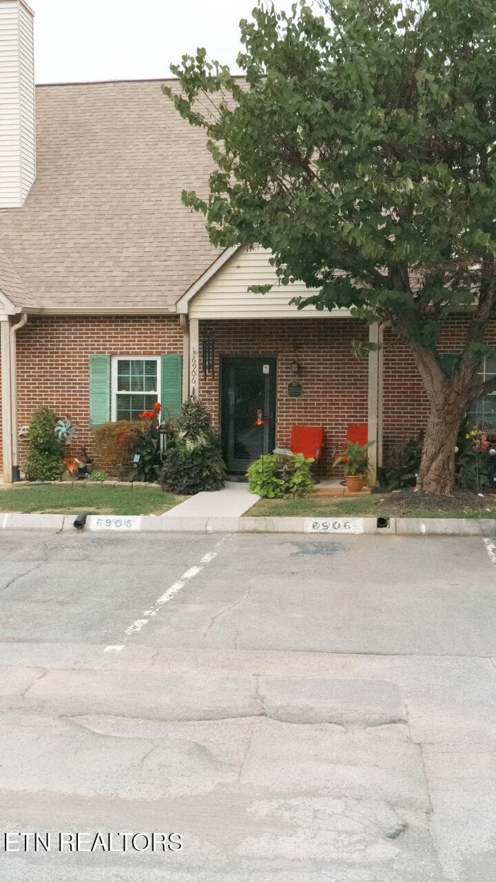 Beatles House-52 - 6906 Kings Crossing Way Way, Knoxville, TN 37918, Knoxville