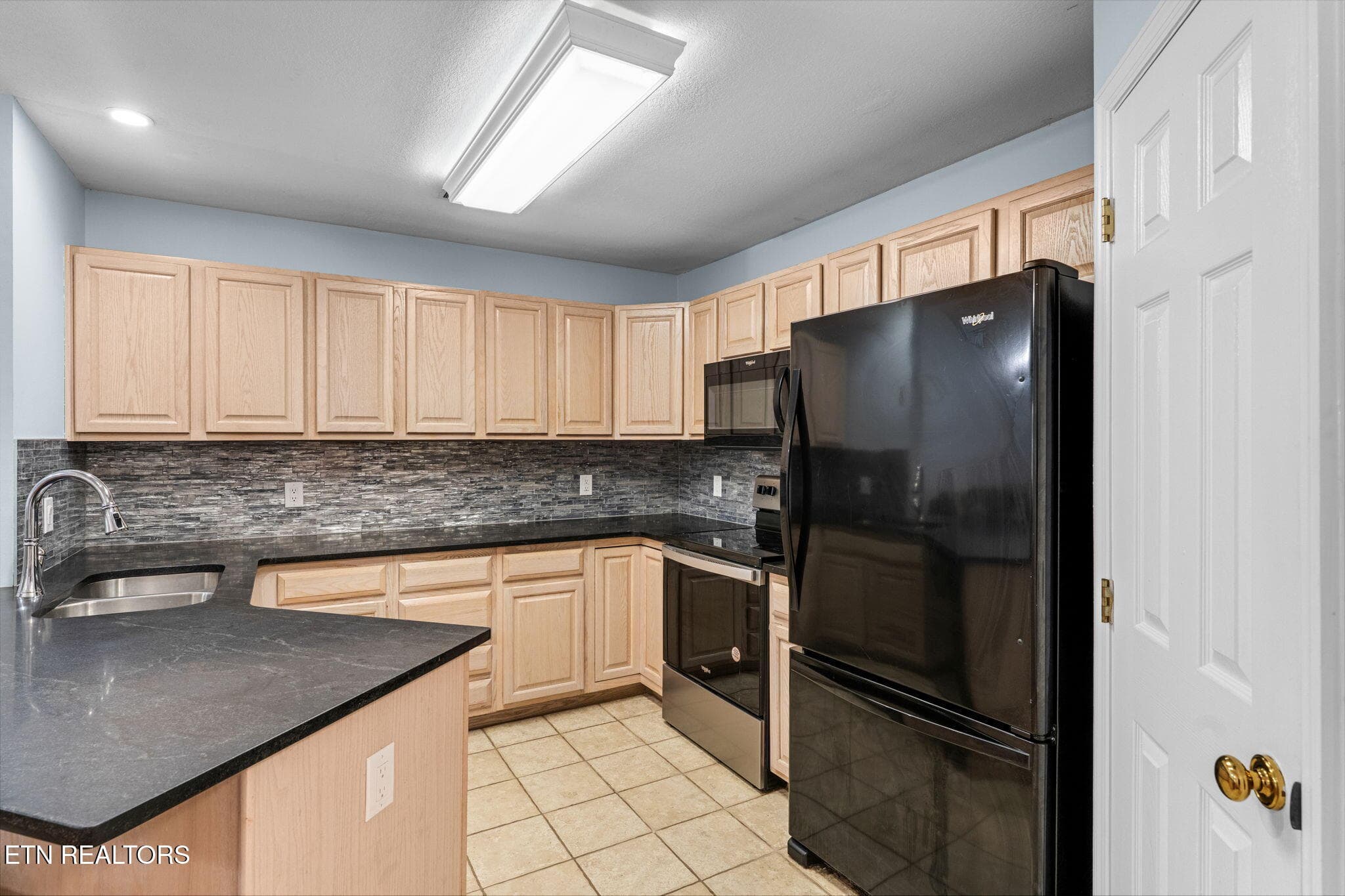 11-web-or-mls-630 Sunrise Cir-10 - 630 Sunrise Circle, Sevierville, TN 37862, Sevierville