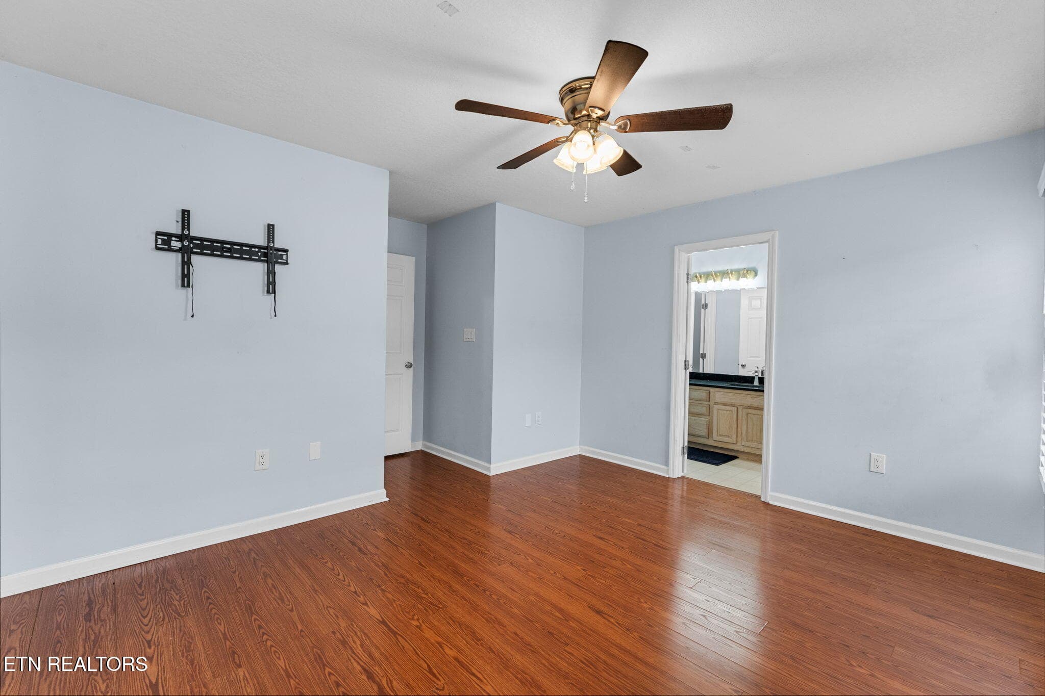 20-web-or-mls-630 Sunrise Cir-19 - 630 Sunrise Circle, Sevierville, TN 37862, Sevierville