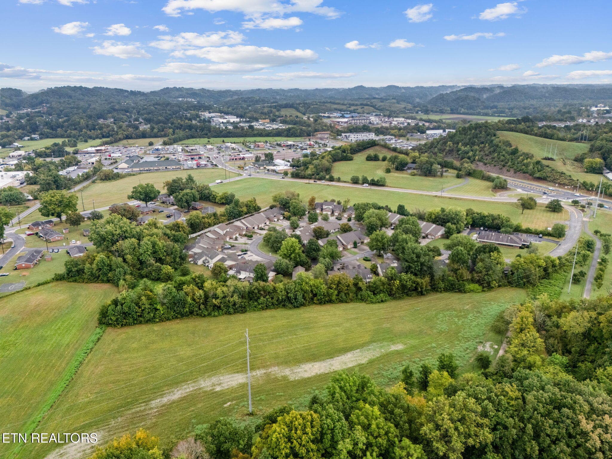 39-web-or-mls-630 Sunrise Cir-36 - 630 Sunrise Circle, Sevierville, TN 37862, Sevierville