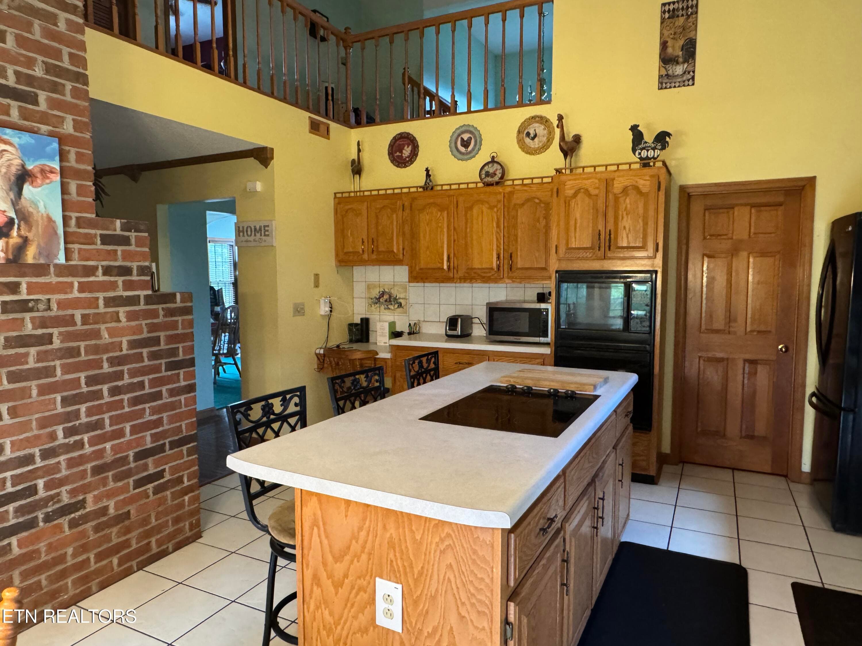 Kitchen Island - 2961 Forge Ridge Rd, Harrogate, TN 37752, Harrogate