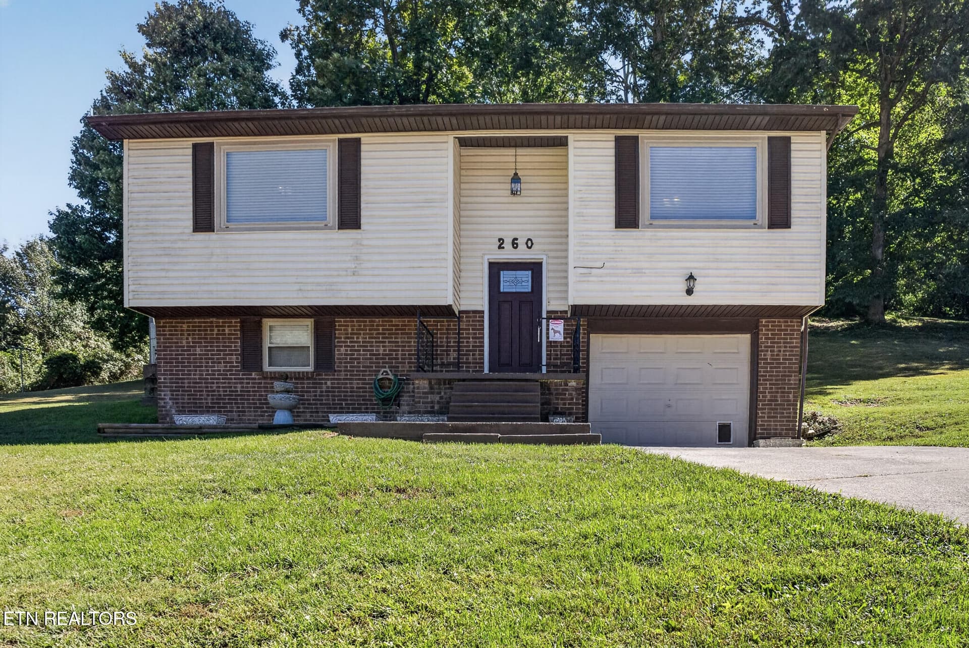 260 Reagan St, Harrogate, TN 37752