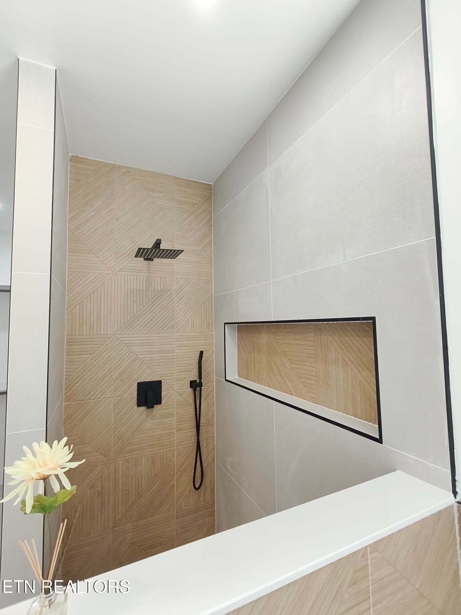 11_Primary_Bath_Shower - 4419 Platinum Drive, Knoxville, TN 37938, Knoxville