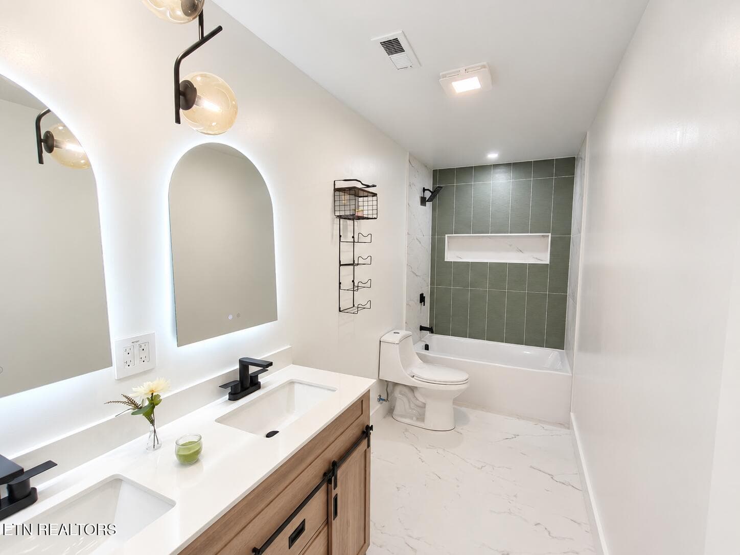 17B_SecondaryBathTub - 4419 Platinum Drive, Knoxville, TN 37938, Knoxville