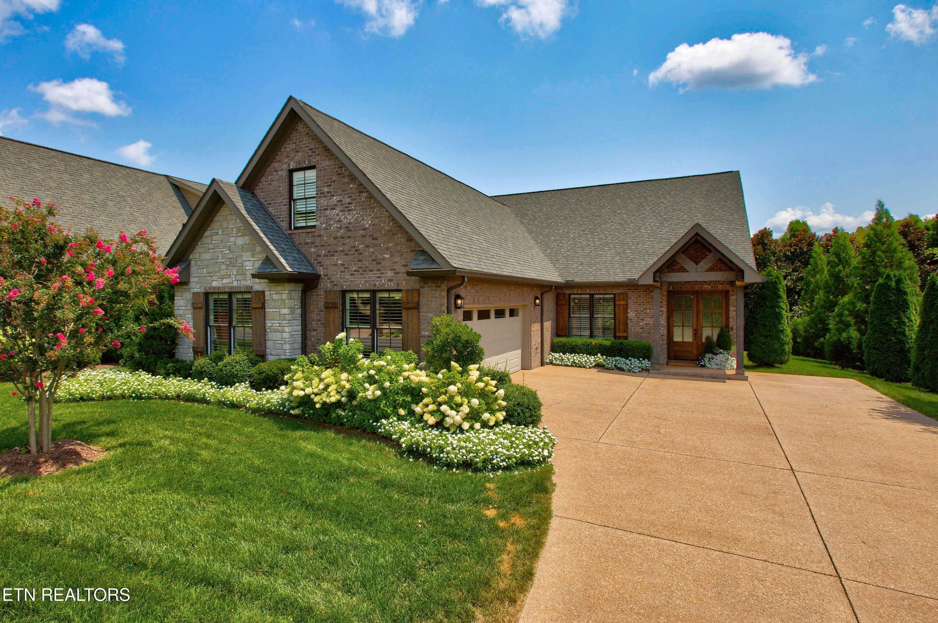 1305 Legacy Cove Way, Knoxville, TN 37919