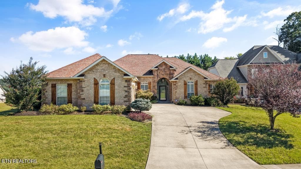 6006 Stratford Park Blvd, Knoxville, TN 37912