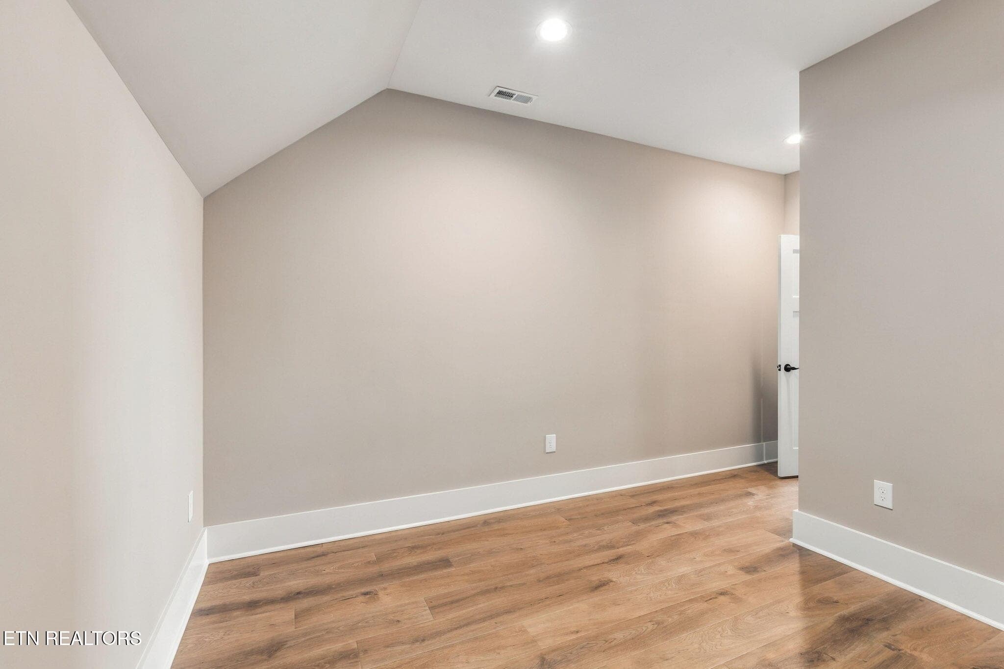 61-web-or-mls-DZ3A3310 - 7745 Madgewood Lane, Knoxville, TN 37909, Knoxville