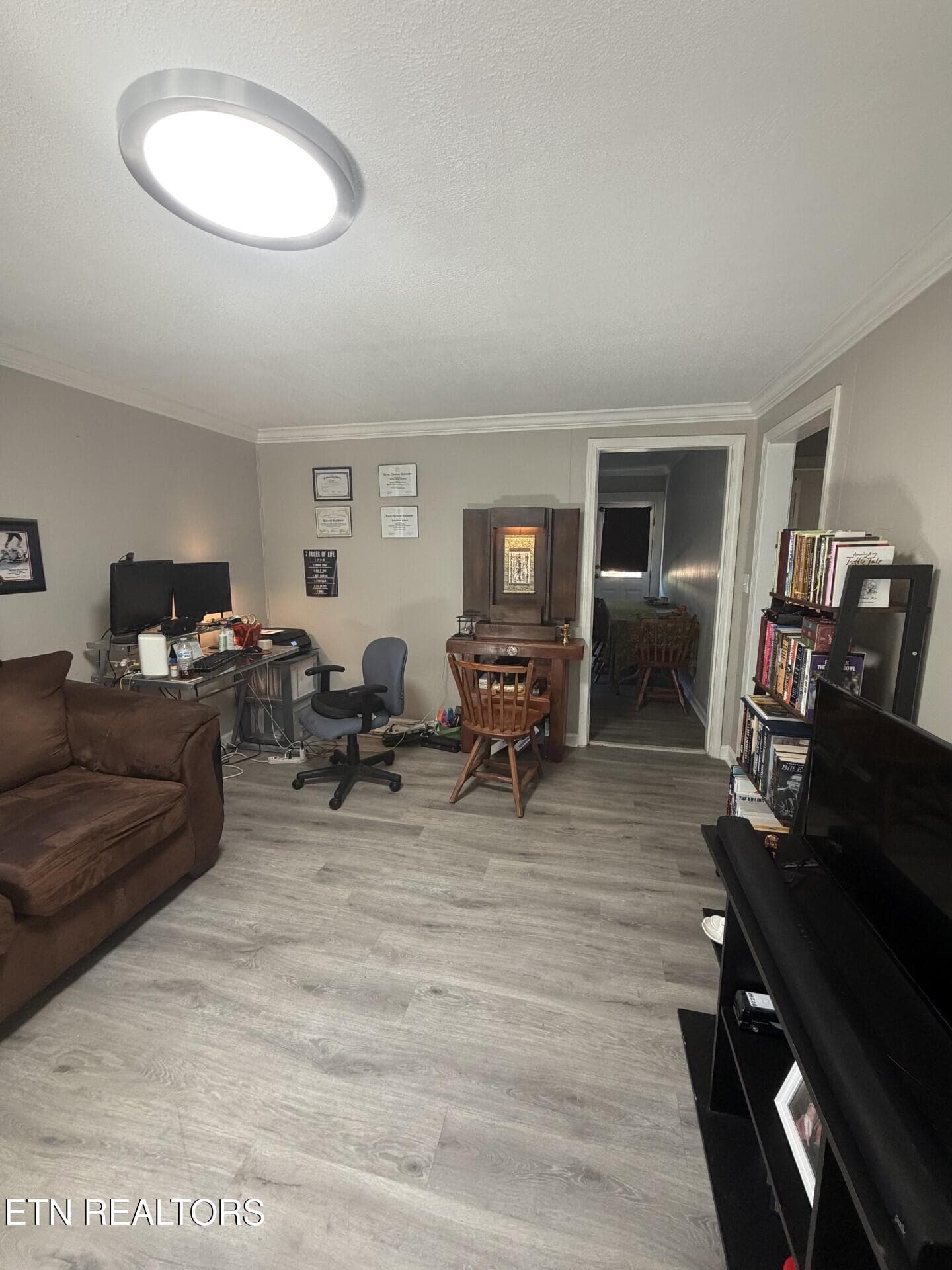 f8172276-9770-470b-adc1-1180e56487a2 - 609 W Inskip Drive, Knoxville, TN 37912, Knoxville