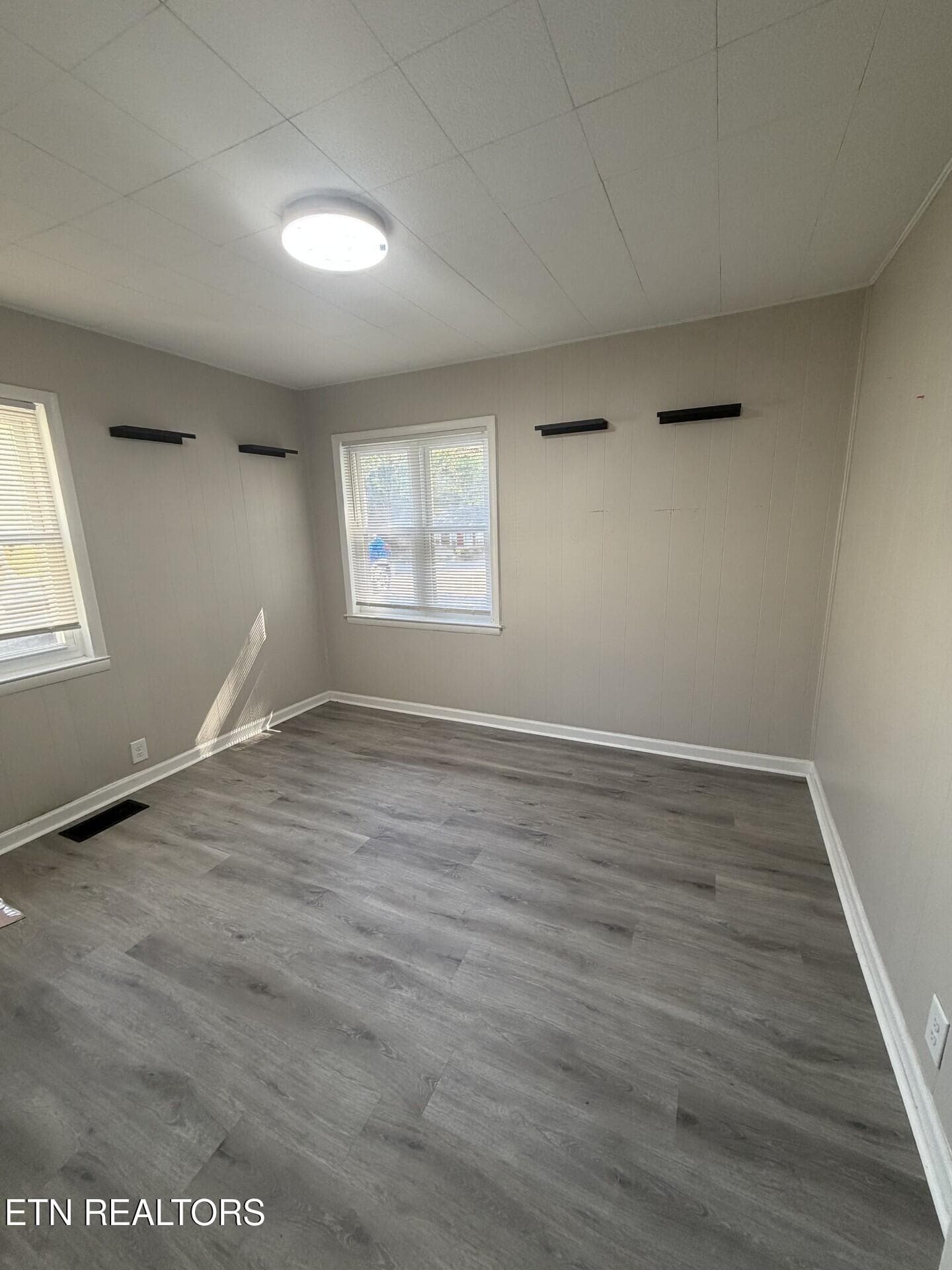 9a5684c7-2897-42ff-9305-bc4837c6180b - 609 W Inskip Drive, Knoxville, TN 37912, Knoxville
