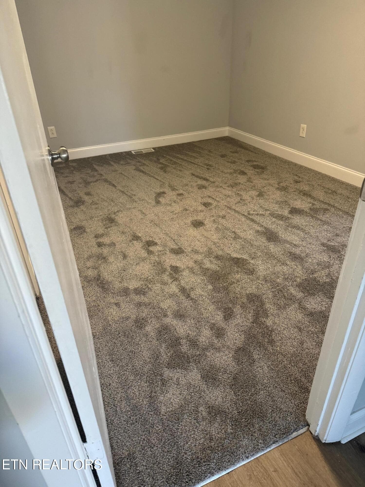 Highland bedroom - 1520 Highland Drive, Knoxville, TN 37918, Knoxville