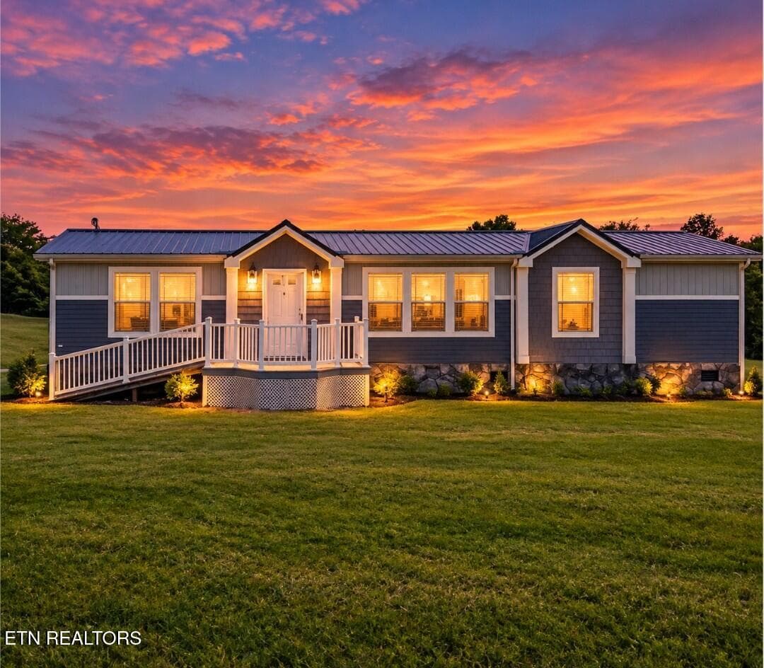 822 Sunlight Rd, Parrottsville, TN 37843